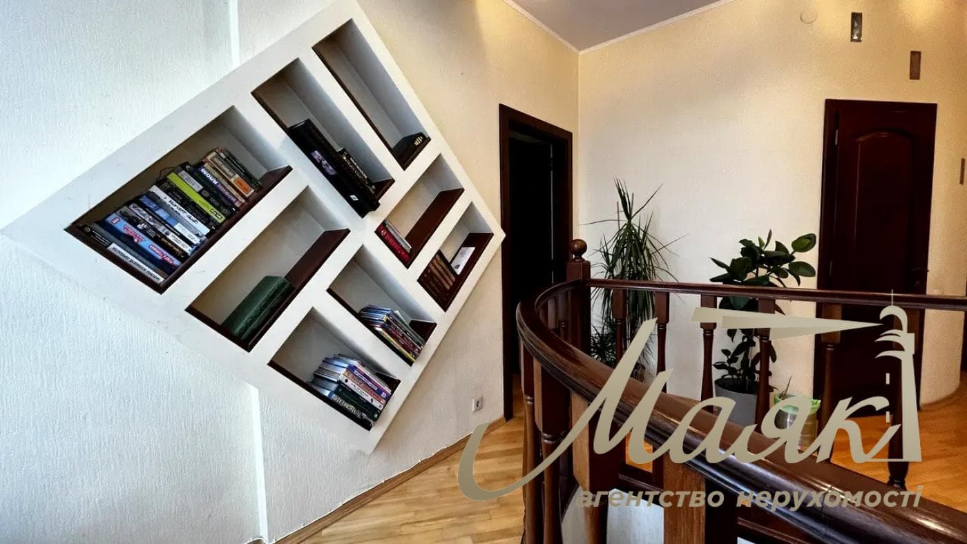 Оренда 4-кімнатної квартири на вул. Антоновича, 140, Центр.