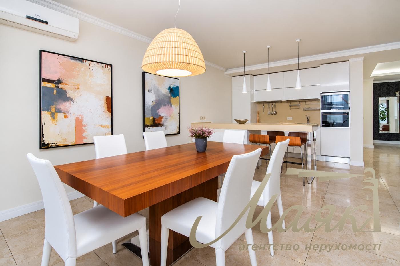 3-Bedroom Apartment for Rent in the Park Avenue Residential Complex, 60 Holosiivskyi Ave.