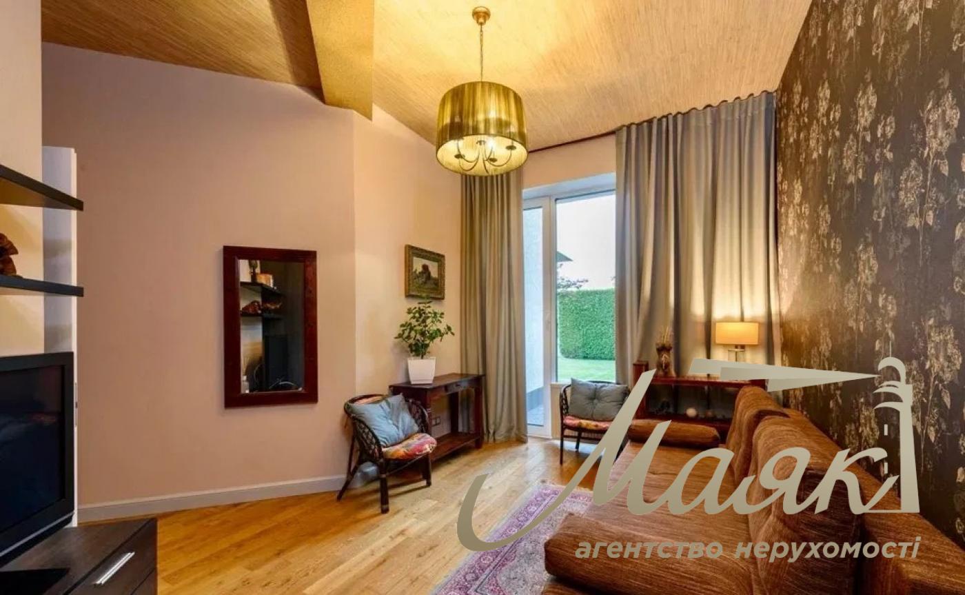 Modern house for sale with swimming pool and decorative pond, area Koncha-Zaspa