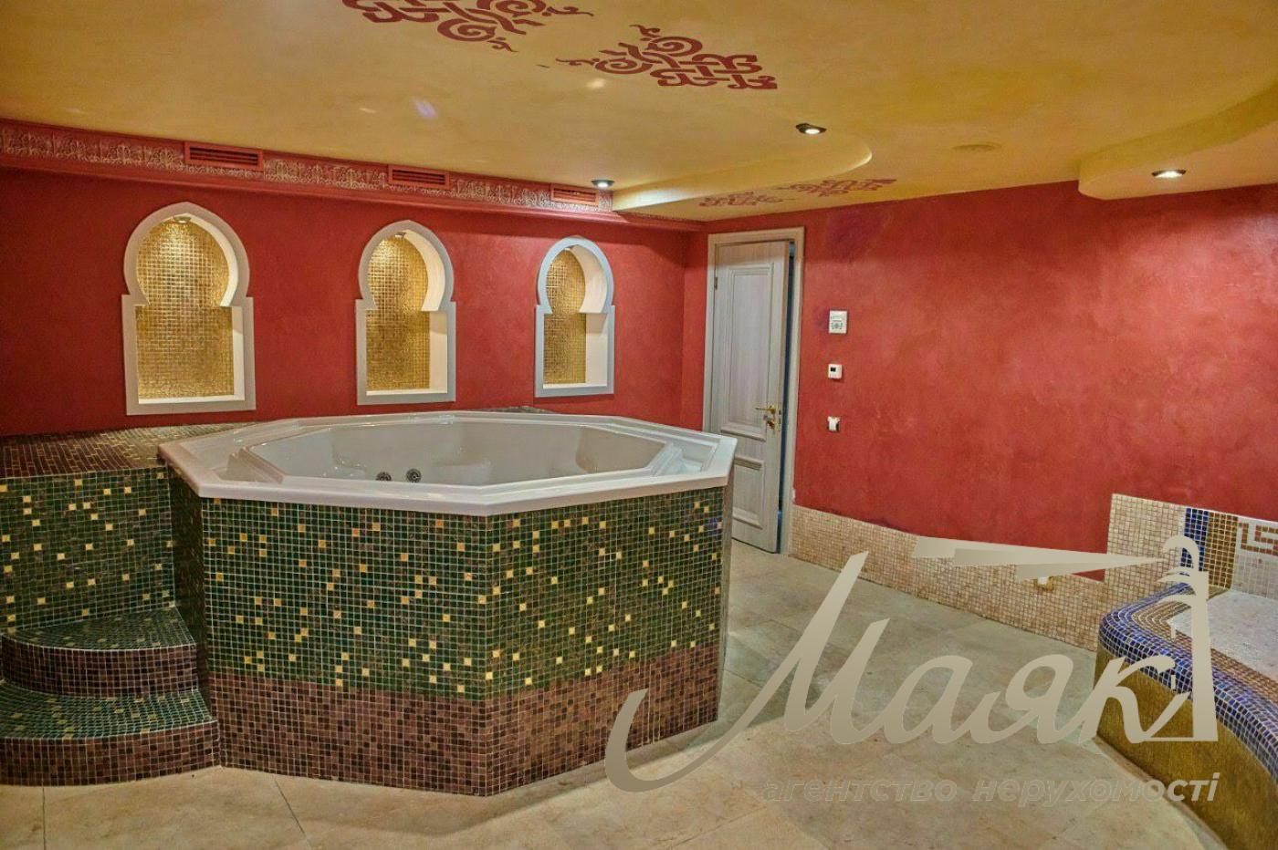 Продаж будинку Підгірці КМ "Альпійка" 830 кв.м з басейном