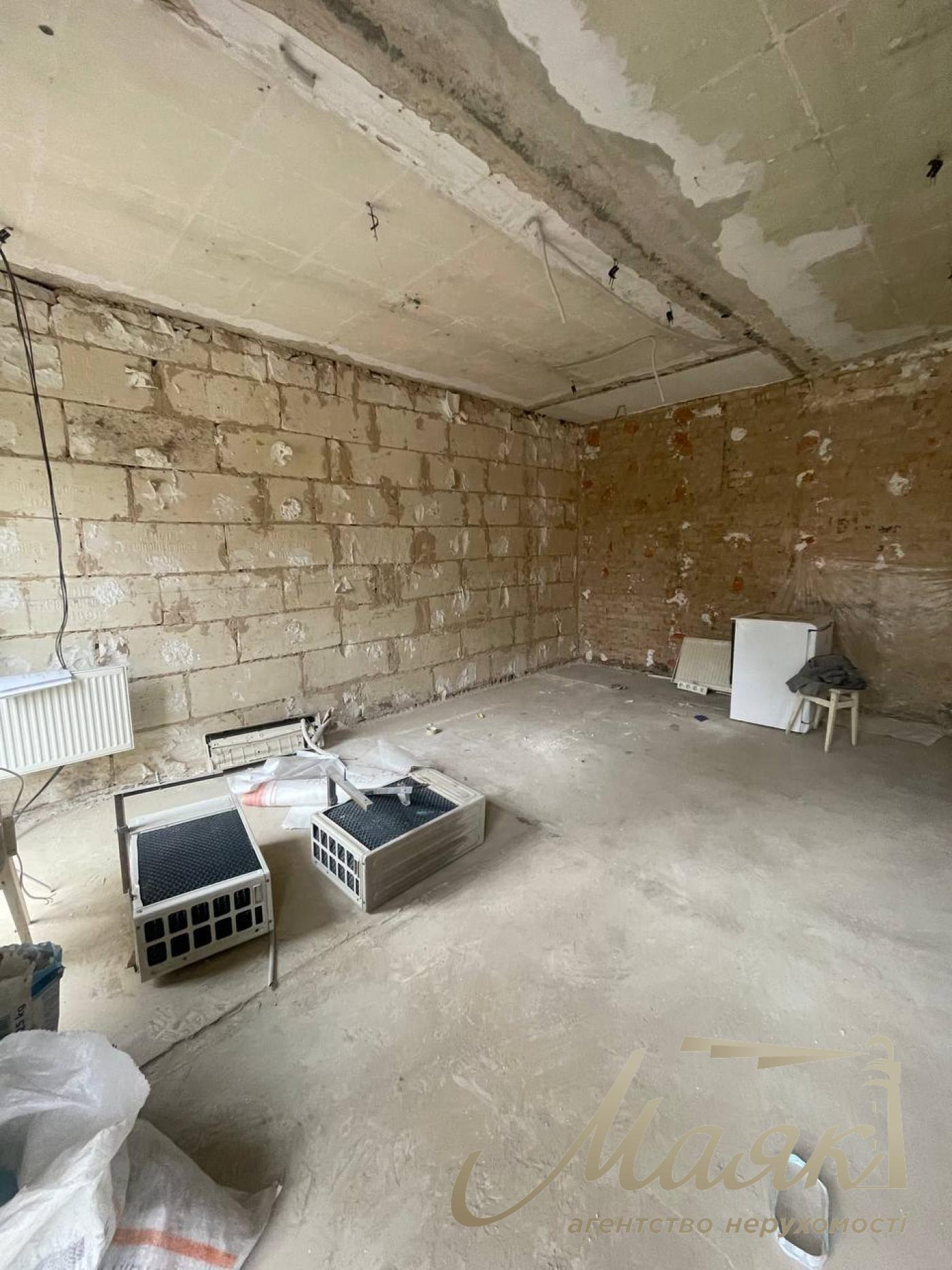 Rent a facade room 40 sq.m. sq. Kateryna Belokur str., Pecherskiy r-n.