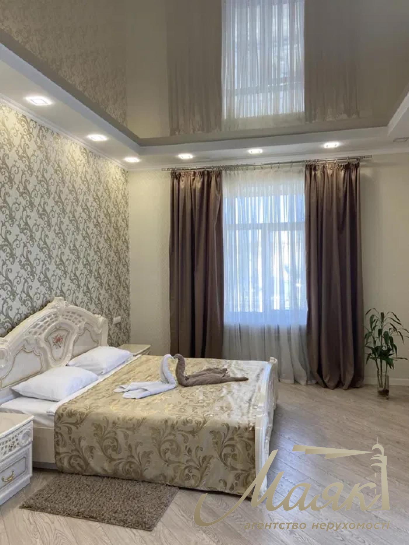 Оренда 2к квартири 95 м², вул. Пушкінська, Центер