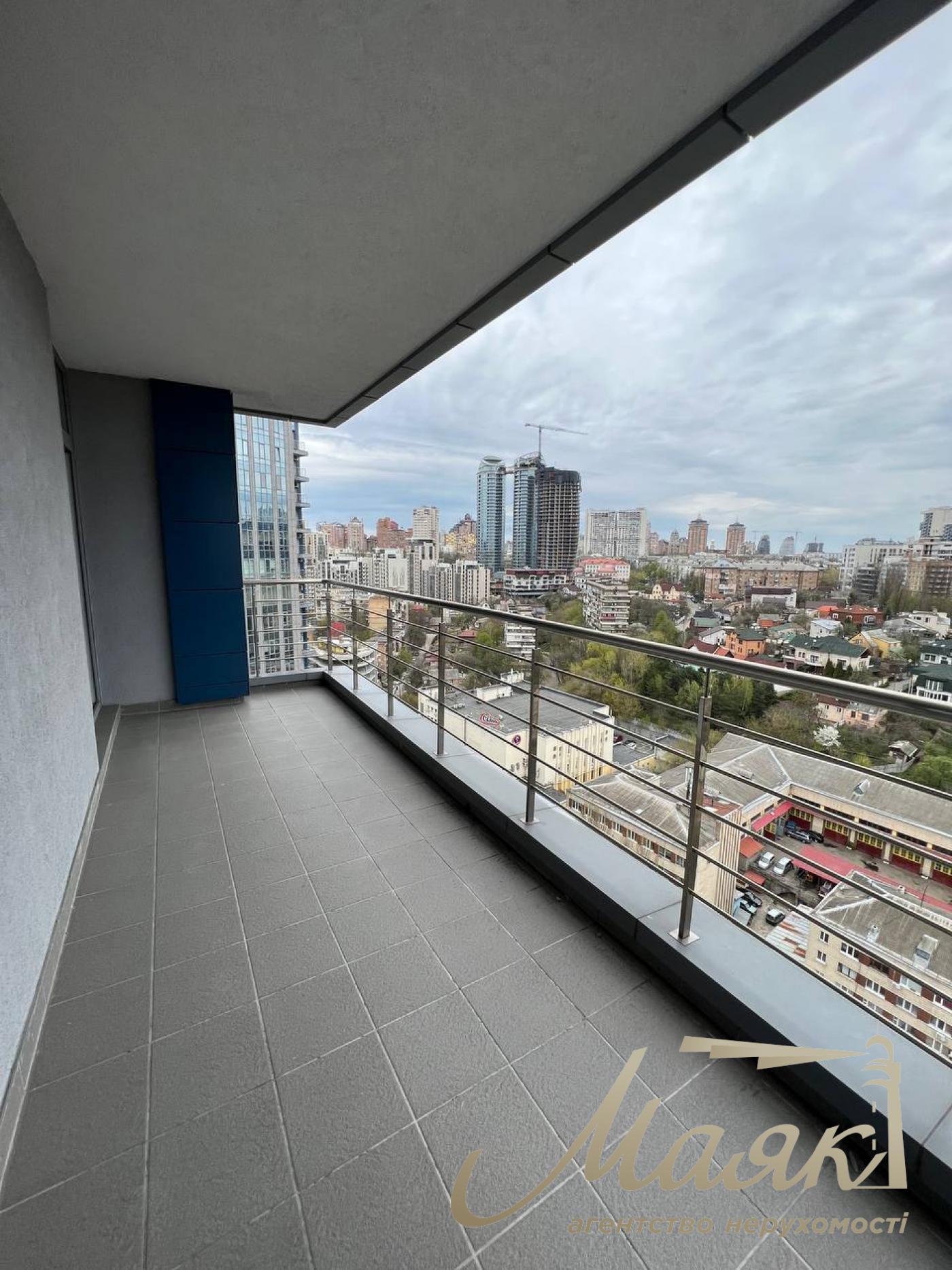 Sale of 4-room apartment 177m2+terrace in residential complex “Central park”