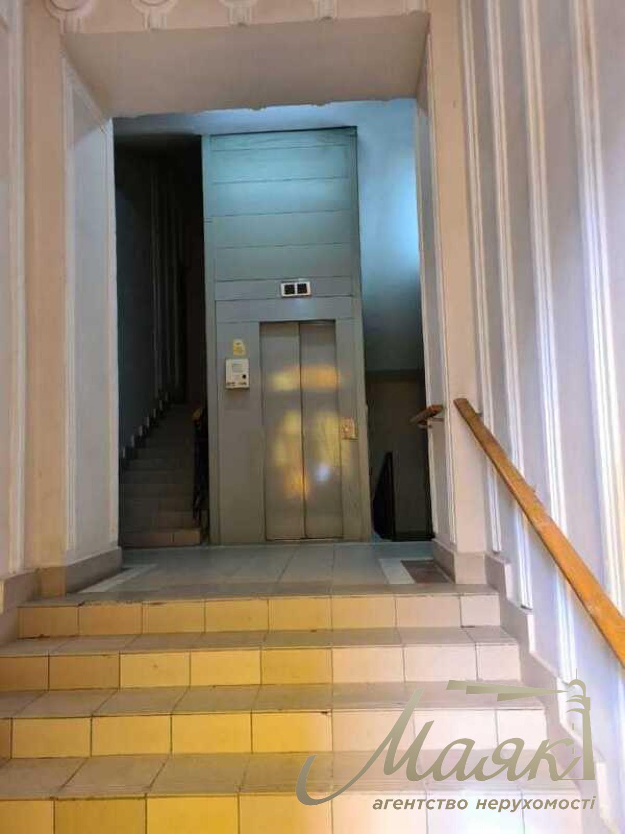 Sale of 2-level apartment 326 m2 st.Institutskaya 13/4 Khreshchatyk