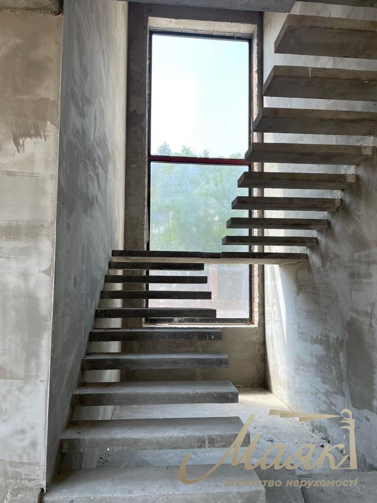 Продаж будинку 406м2 у с.Лісники, КМ "Хутір Ясний", Обухівський напрямок, Київська область.