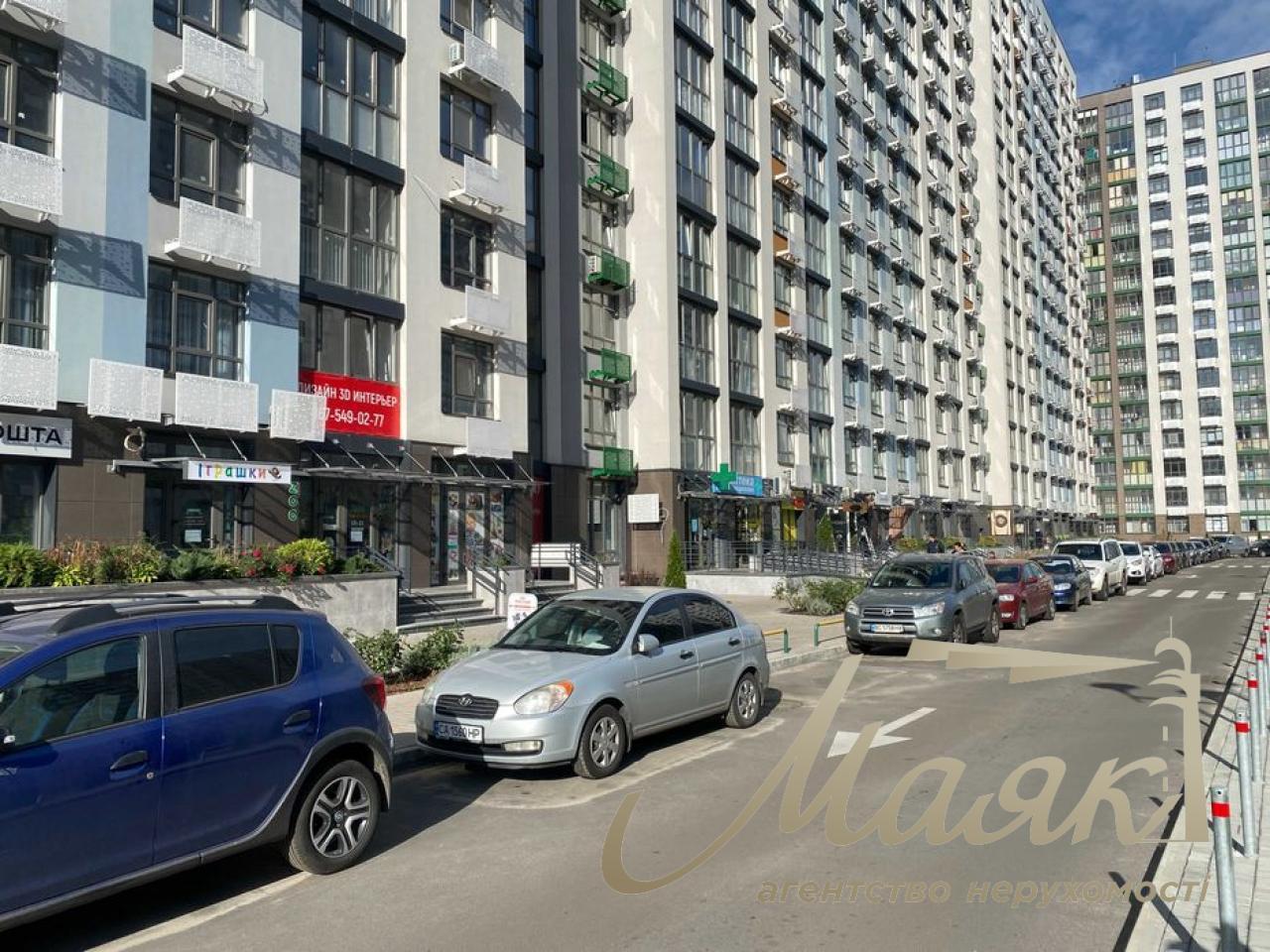 Продажа коммерческого помещения 122кв. ЖК Город цветов
