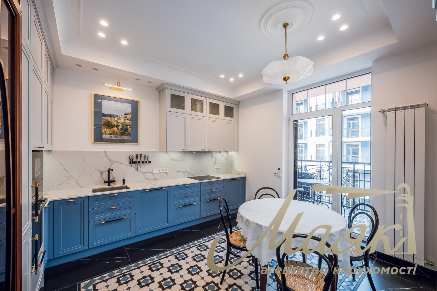 Продаж 3к квартири 99 м2, вул. Дегтярна 18, Воздвиженка. Дігтярна 18, Воздвиженка, Київ