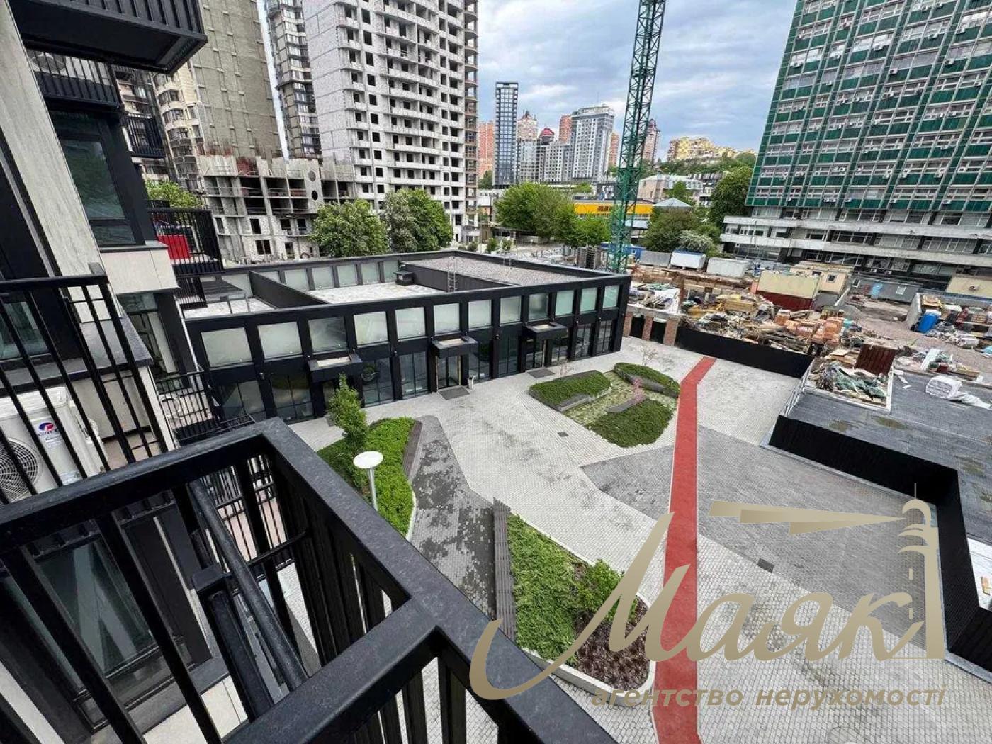 Продажа 4-комнатной квартиры ЖК Тринити, ул. В. Тютюнника