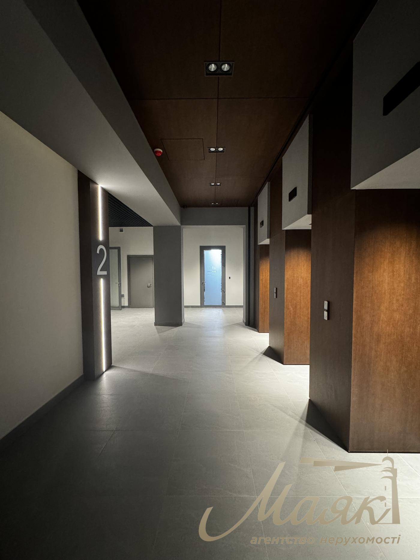 Shell and Core office rental (800-3700m2) Lavrskiy Business Center