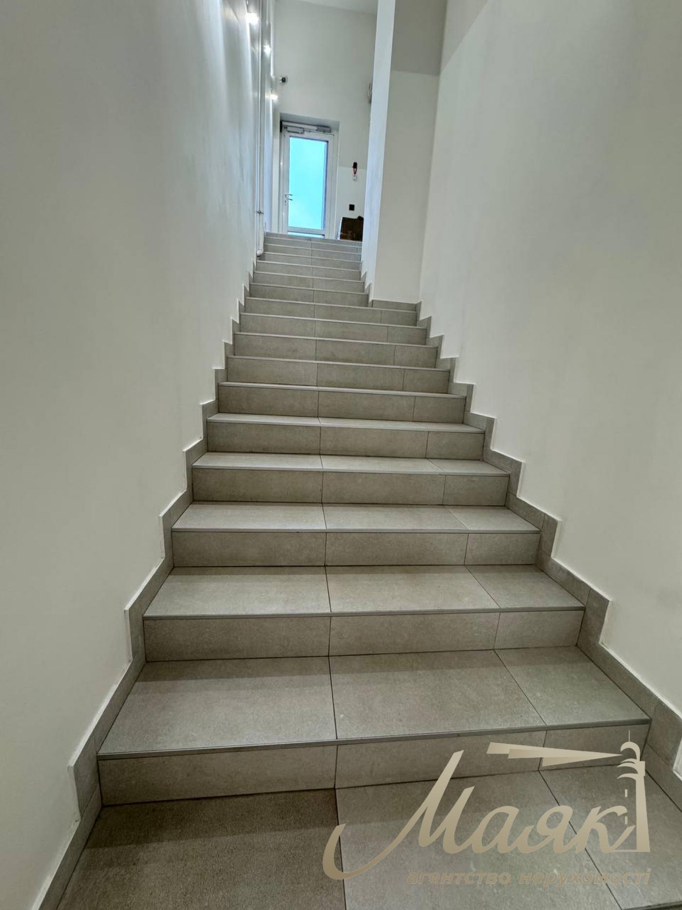 Оренда комерції 90м2, ЖК Севен.