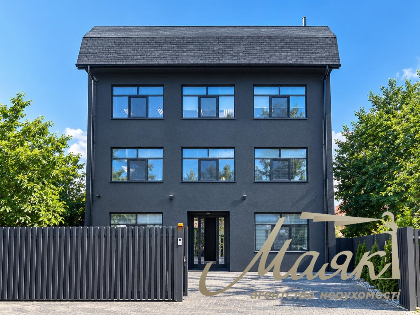 Оренда окремої будівлі площею 750 м² під офіс поруч із станцією метро «Осокорки», Дарницький район