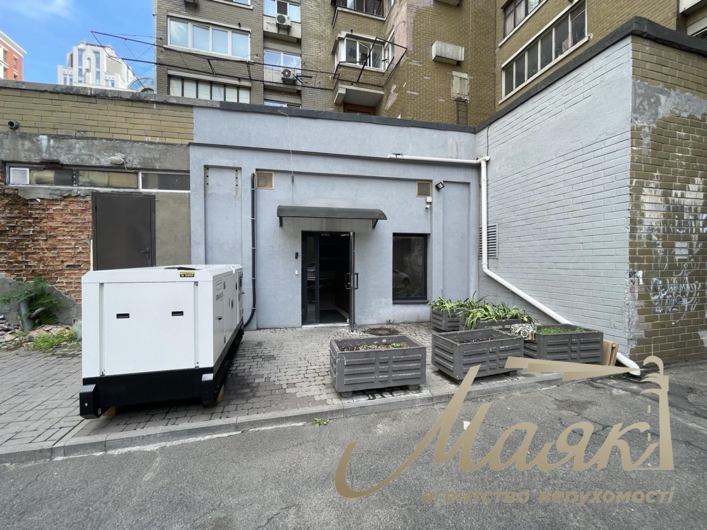 Rent of premises 130m2 with its own entrance in the center, Antonovich