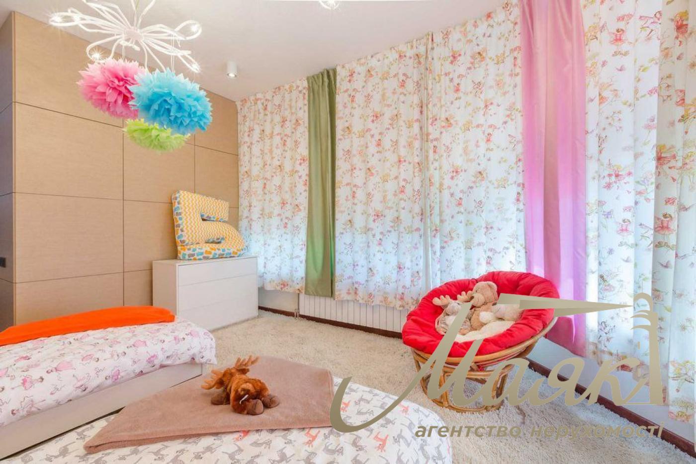 Sale of 4-room apartment, Kudryashova street 20, Vremena Goda residential complex, Solomensky district!