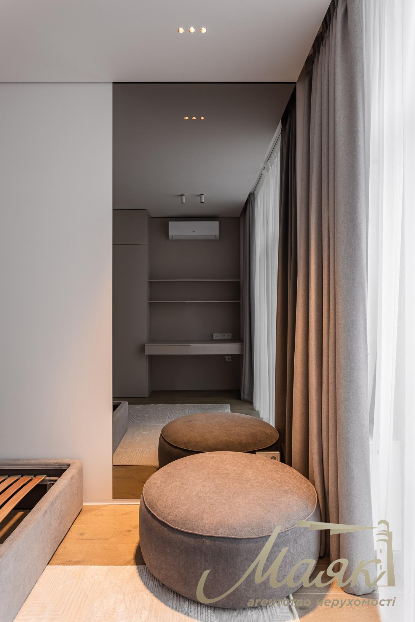 Продаж 4-кімнатної квартири ЖК Новопечерські Липки вул. Верхогляда (Верхогляда)