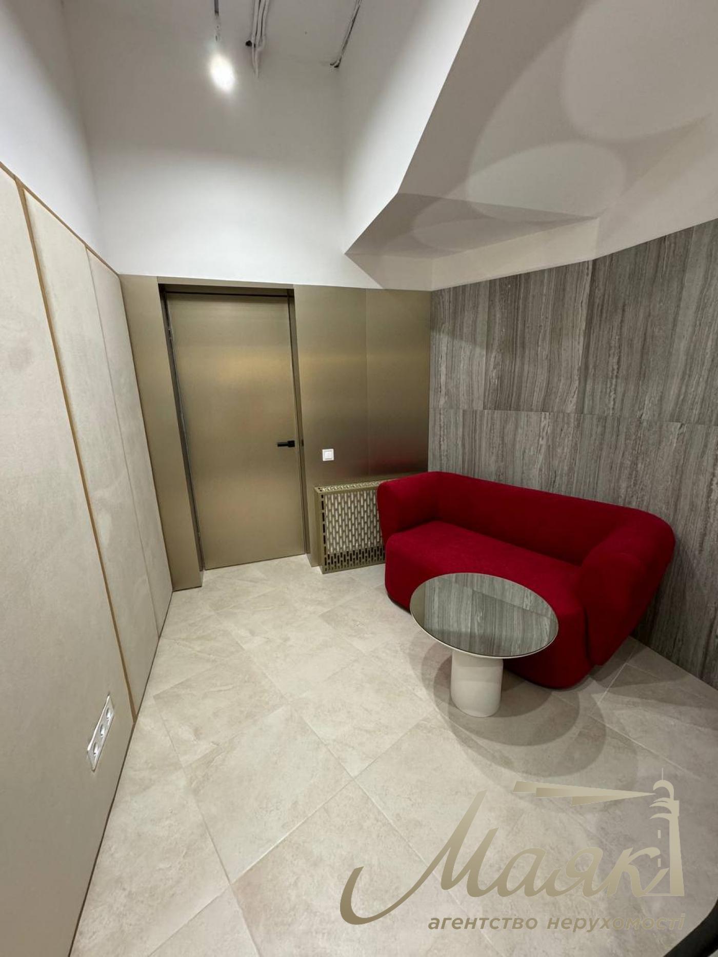 Оренда мебльованого офісу (300м2) у ЖК Busov Hill