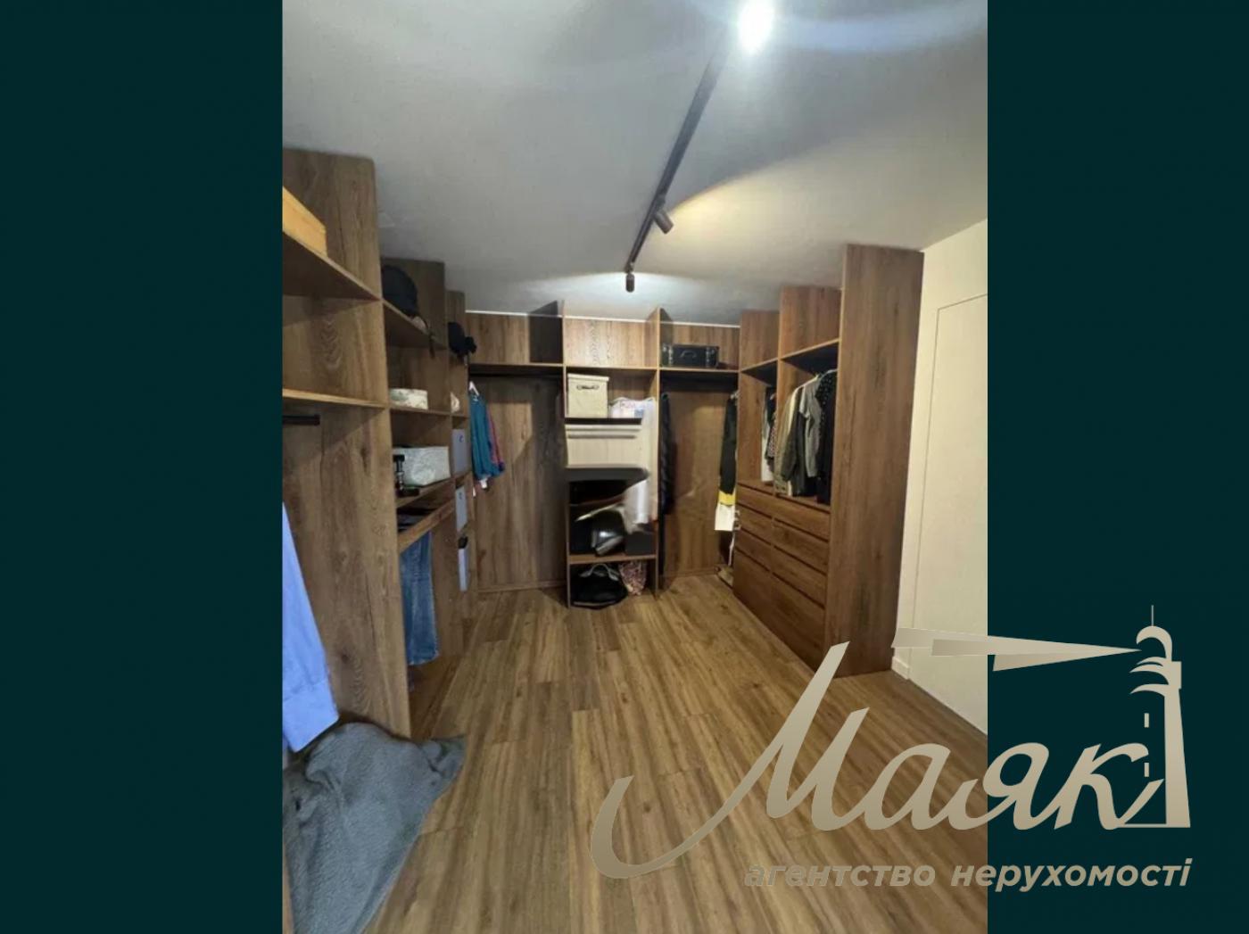 Продается дом 260 м², 10 соток в Голосеевском районе, Конча-Заспа, хутор Мрыги.