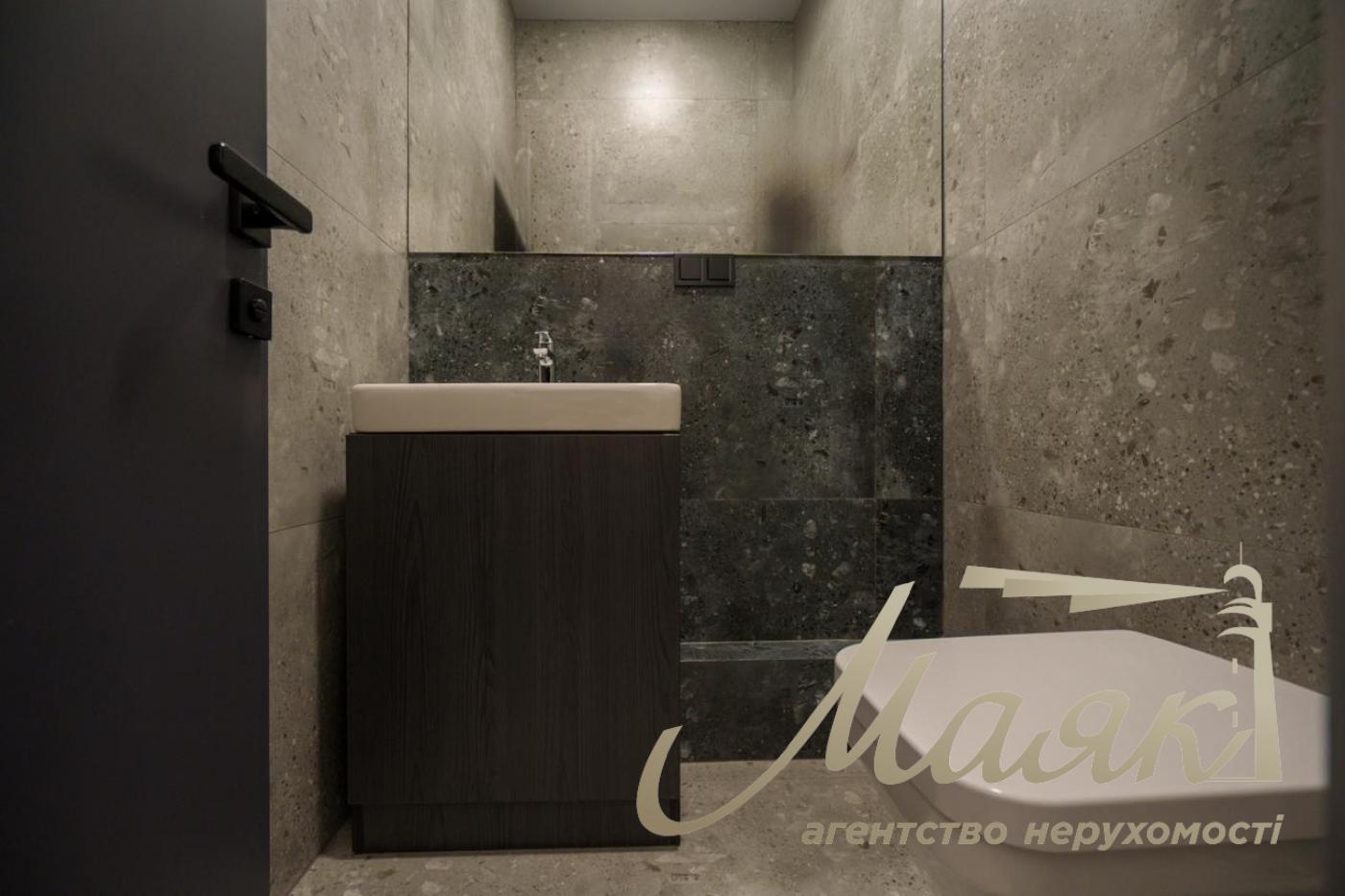 Продаж офісу вул. Богдана Хмельницького, Шевченківський р-н