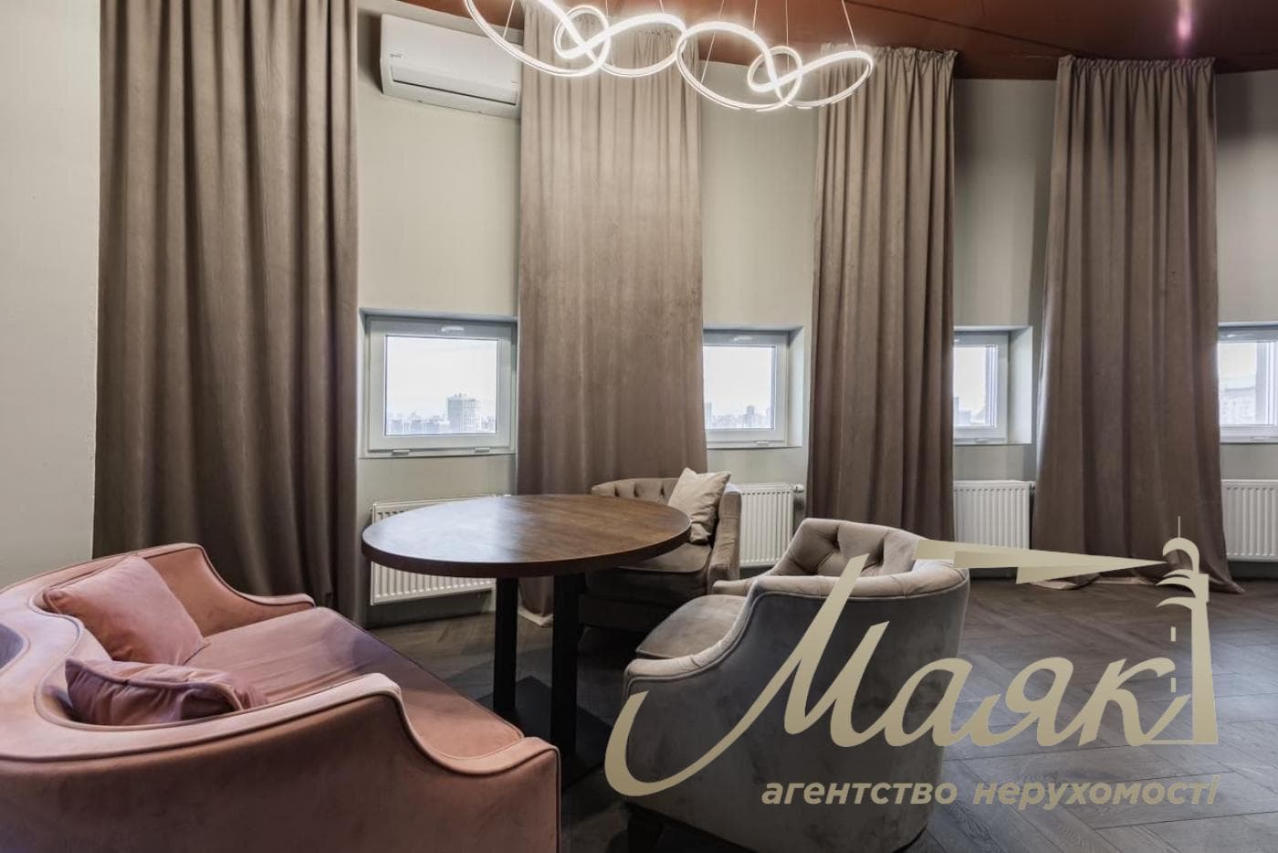 Оренда офісу площею 260 м² у ЖК «Покровський Посад», Шевченківський район