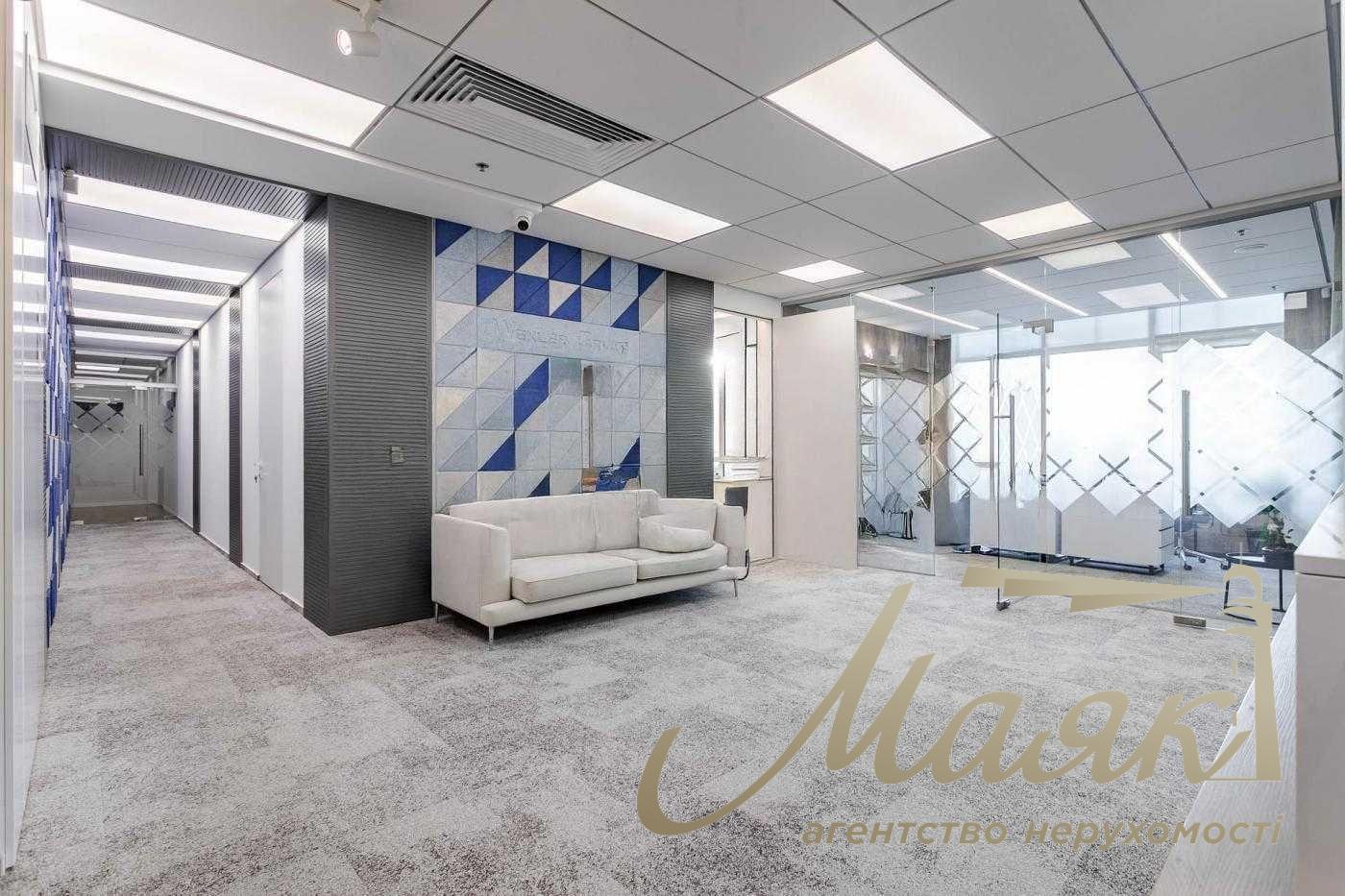 Office for rent 550 m2 in the center, metro station Arsenalna BC class A