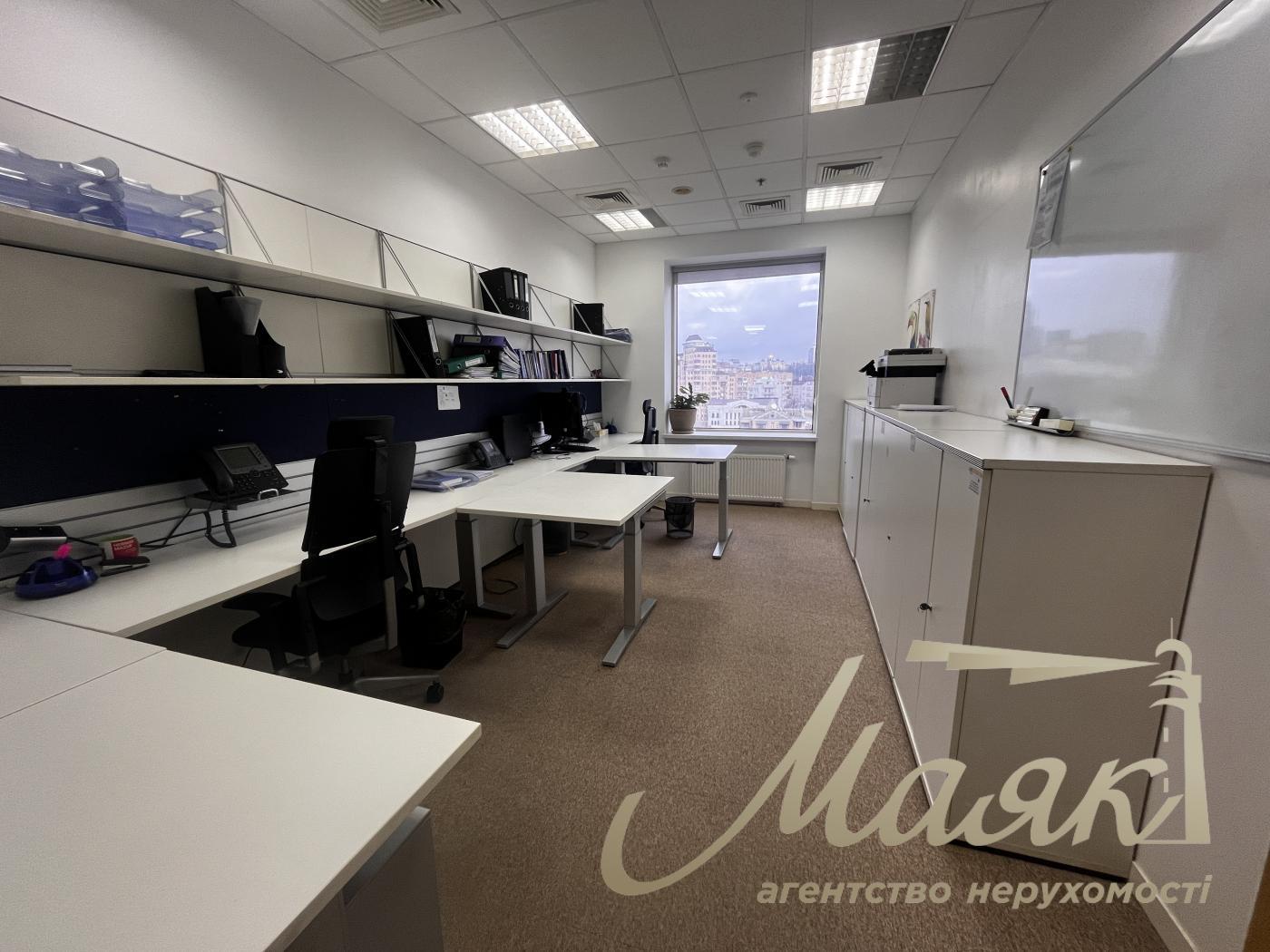 Оренда офісу 416м2 в БЦ Єврразія по вул.Жилянська 78, Олімпійська