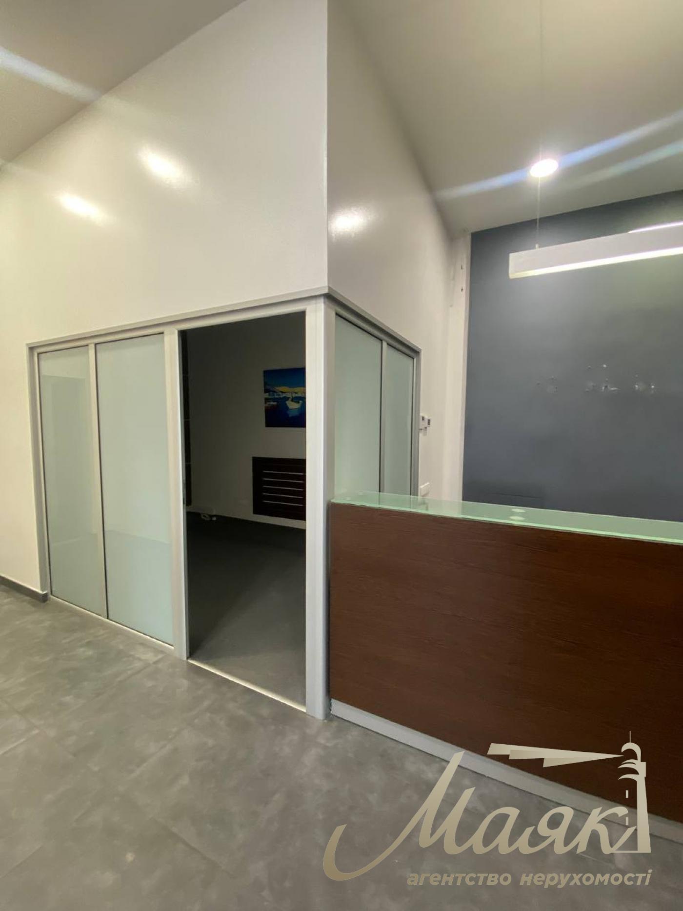 Rent commercial premises 500m2 in Pechersk