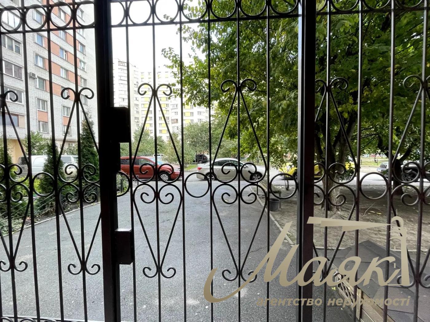 Аренда фасадного помещения 80 м.кв, Святошинский р-н