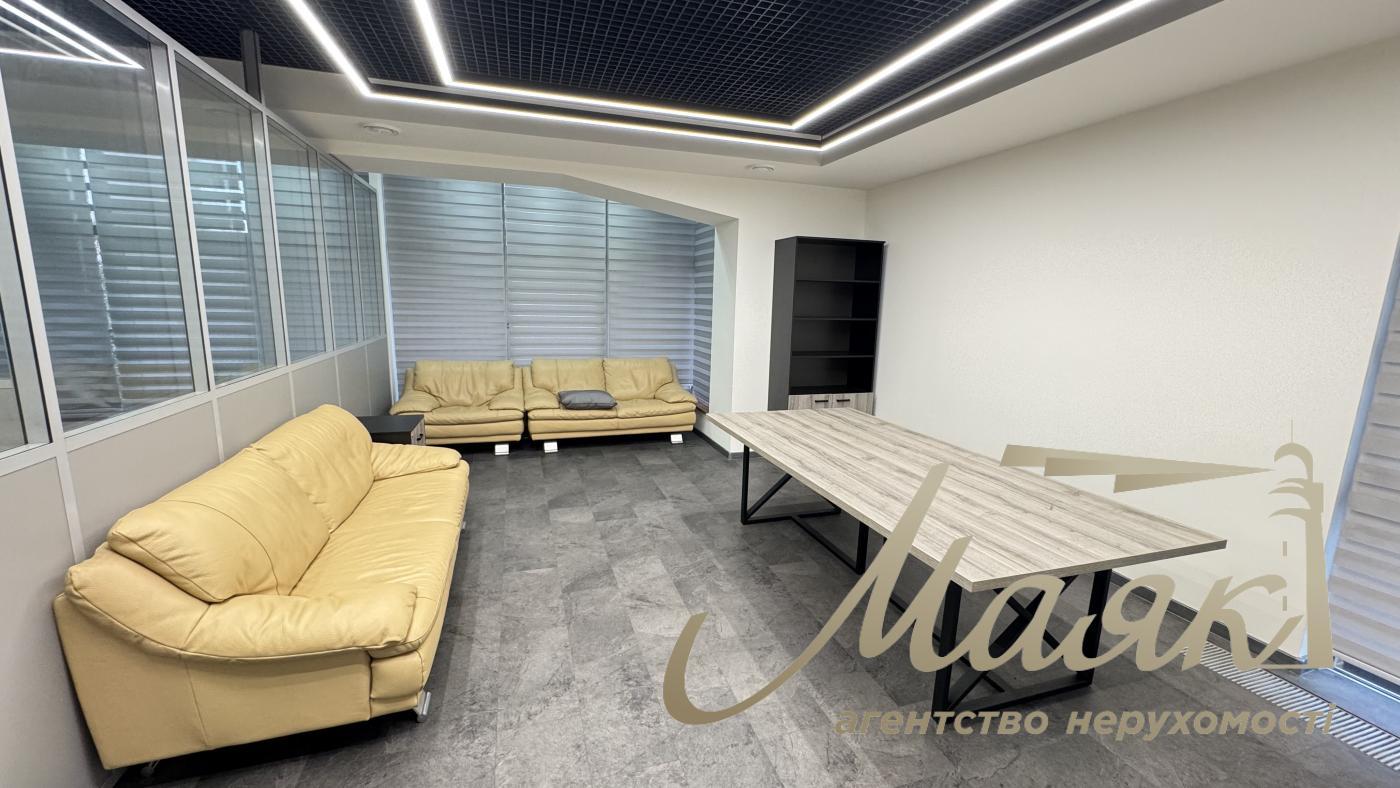 Продаж офісної будівлі в живописном районІ! Ул. Верхнегорская. Центр. Киев