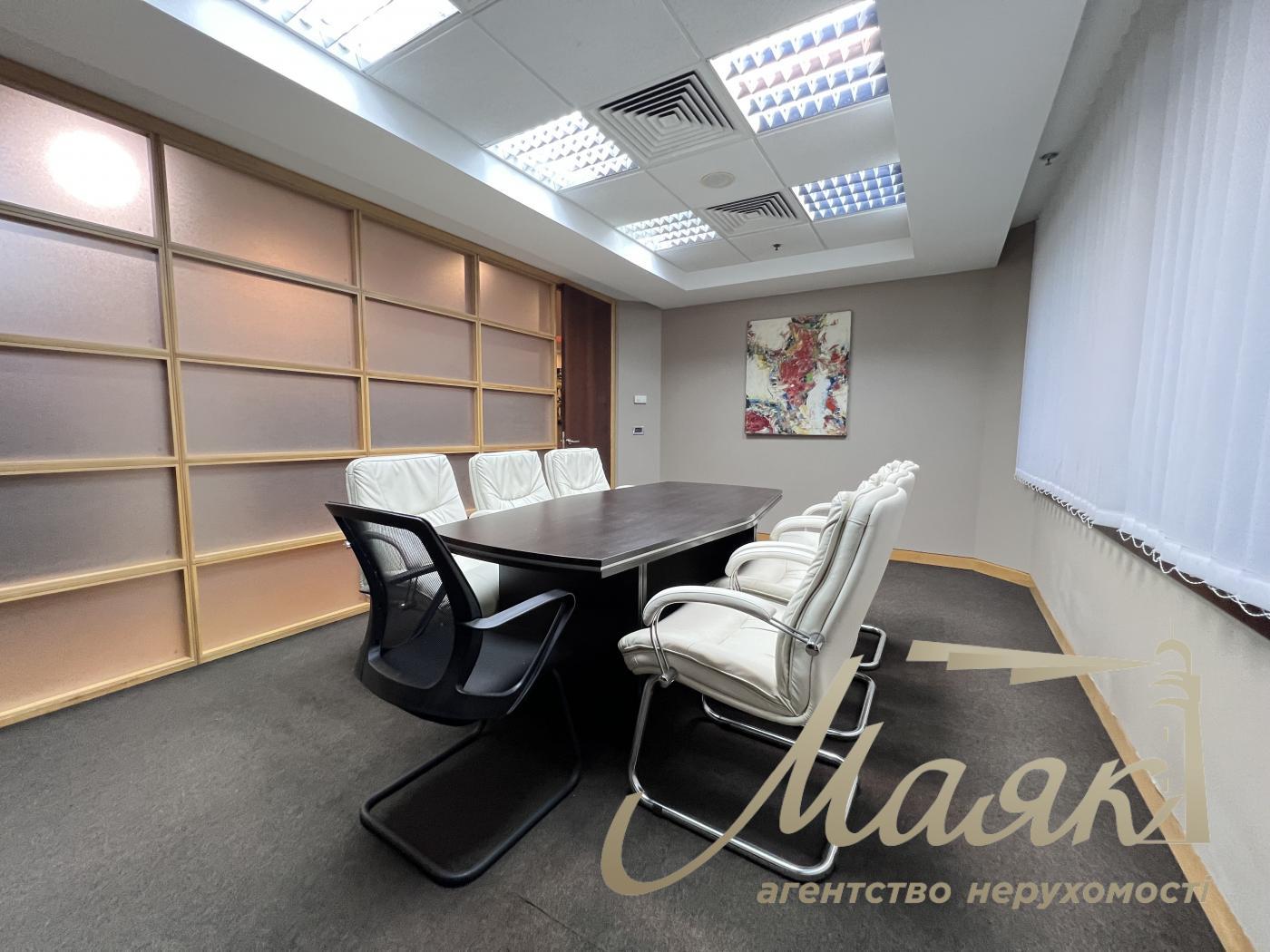 Оренда офісу 77 кв.м в БЦ Леонардо по вул. Богдана Хмельницького 52/17