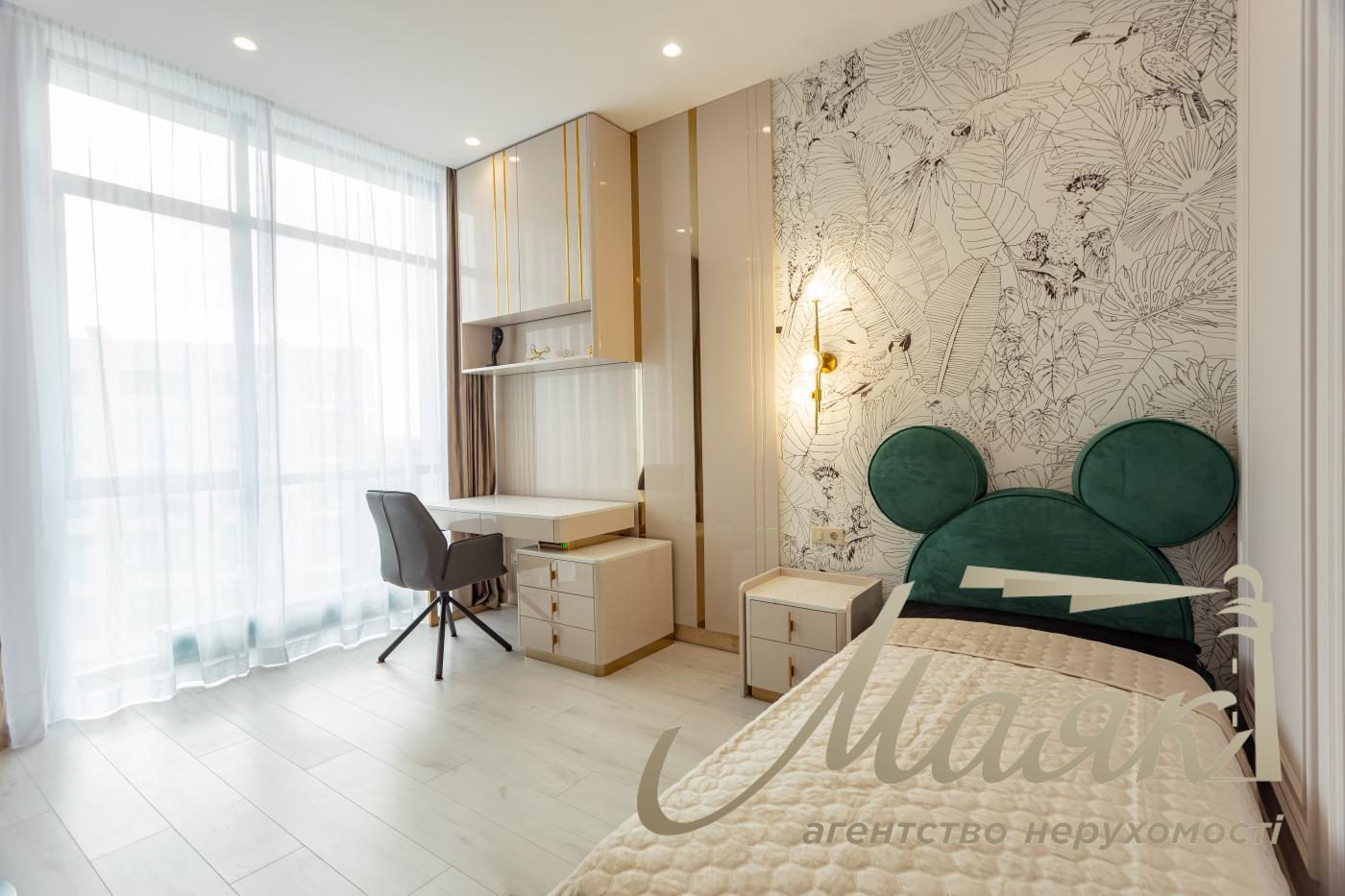 Продаж пентхауса 195 м² з терасою та дизайнерським ремонтом у ЖК Park Avenue VIP, Київ