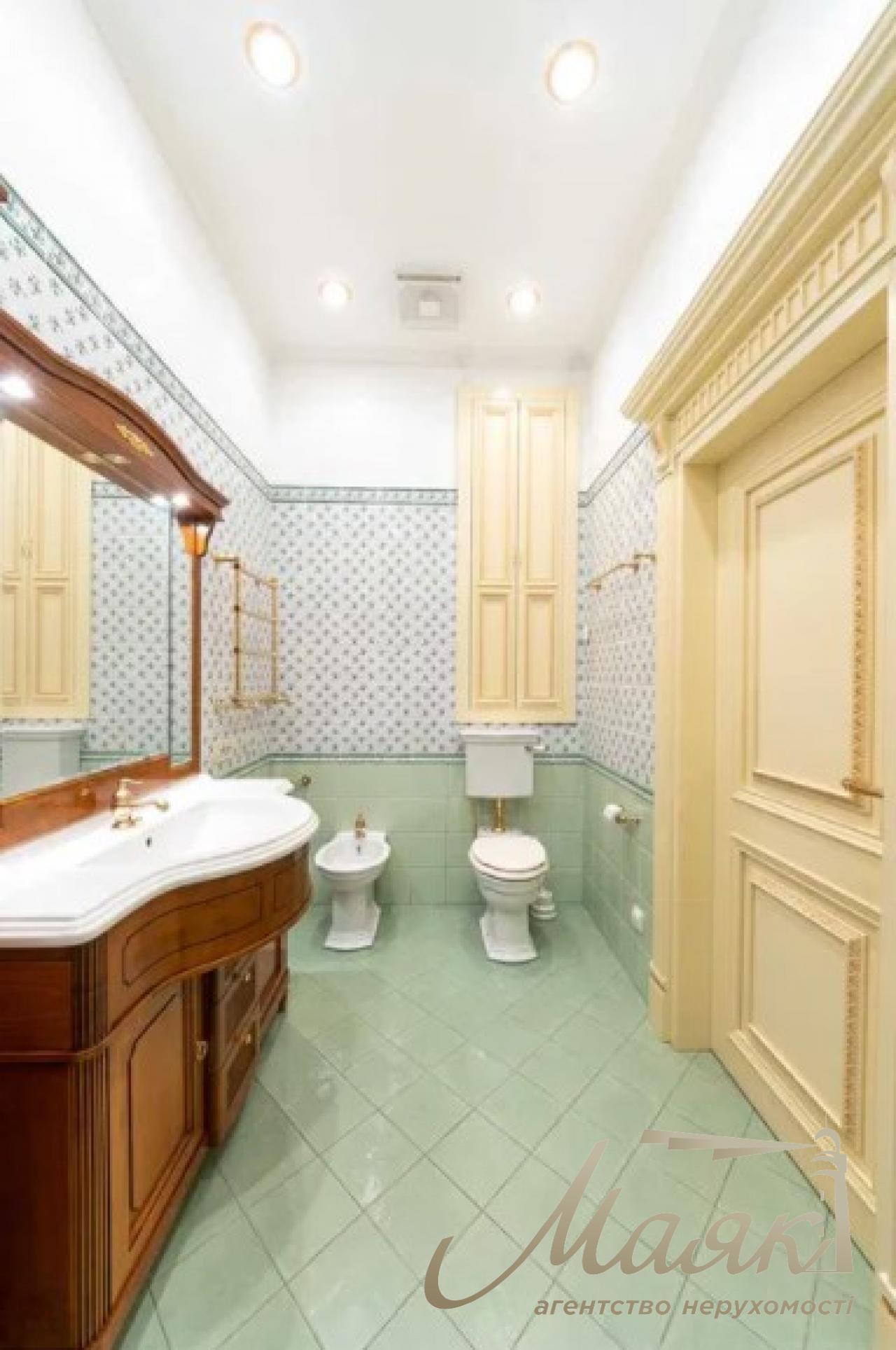 Продаж 3-х кімн. квартири, 278 м2, на вул. Городецького