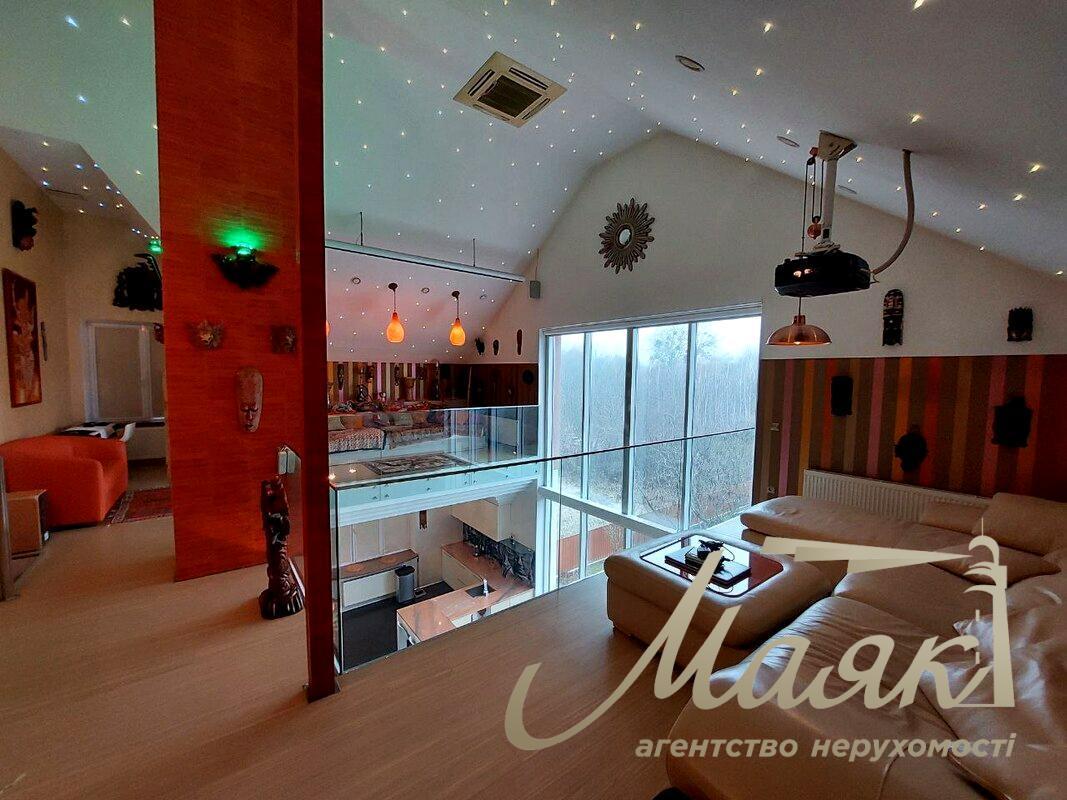 Оренда 2х-поверхового будинку 250 м² Голосіївський район, Чапаєвка/Віта-Литовська, Київ.