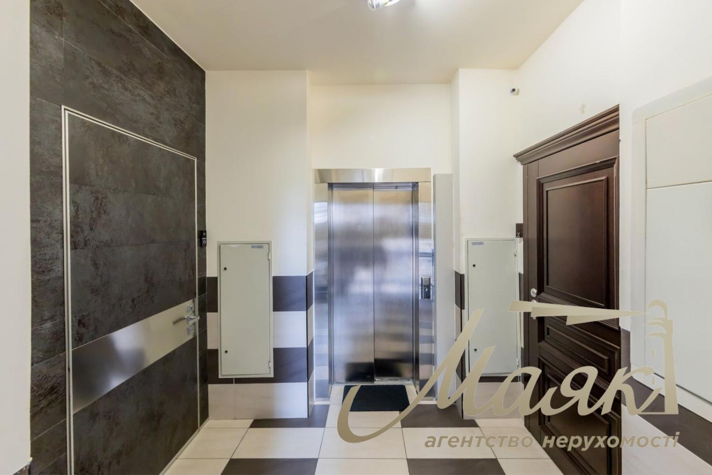 Sale 4k apartment with parking place in LCD Zverinetskyi, Pechersk, Kiev