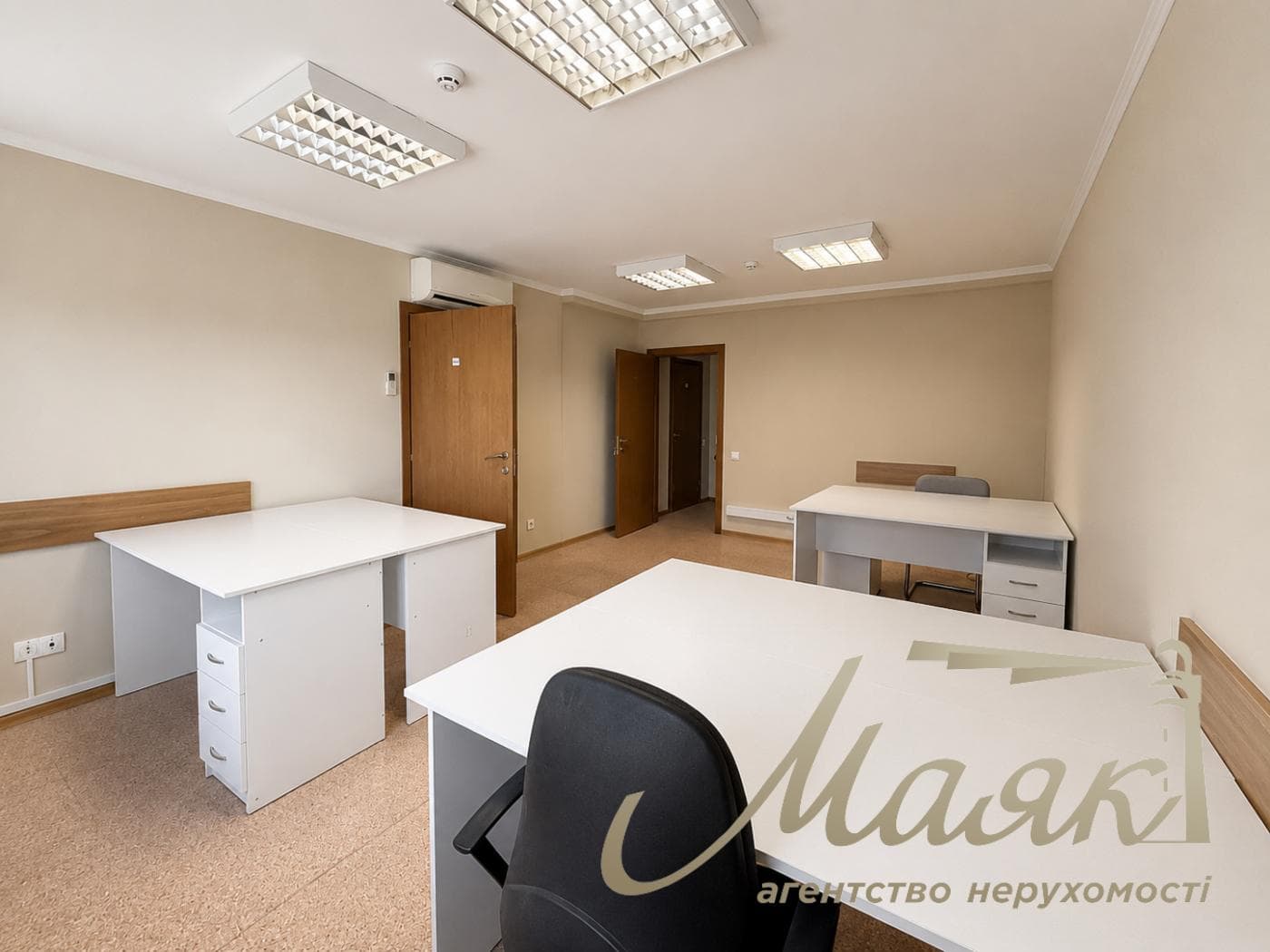 Office for rent 258m2 in the center of Kyiv, Antonovycha street.