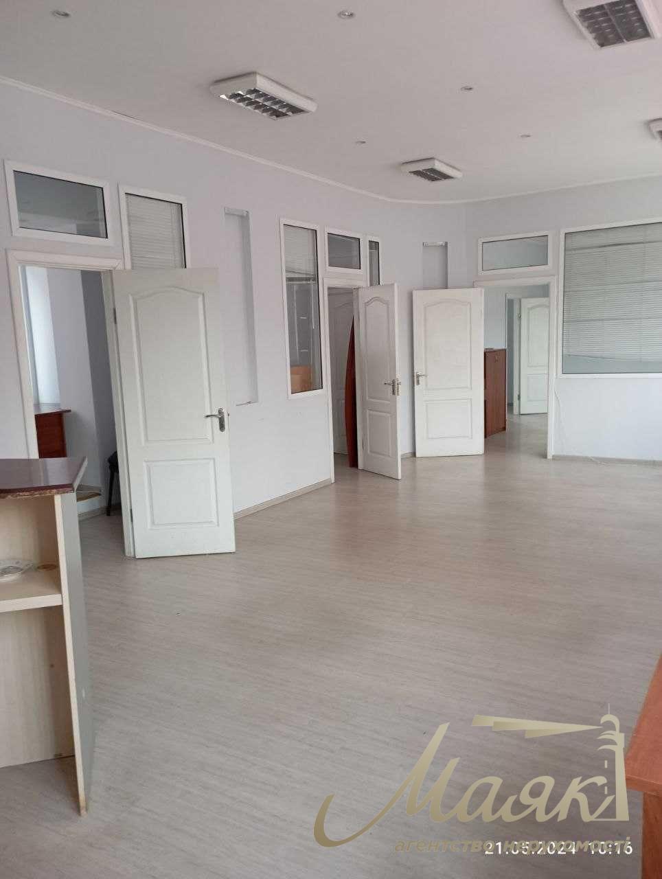 Продаж ОСЗ 573м2, Миру, 4А