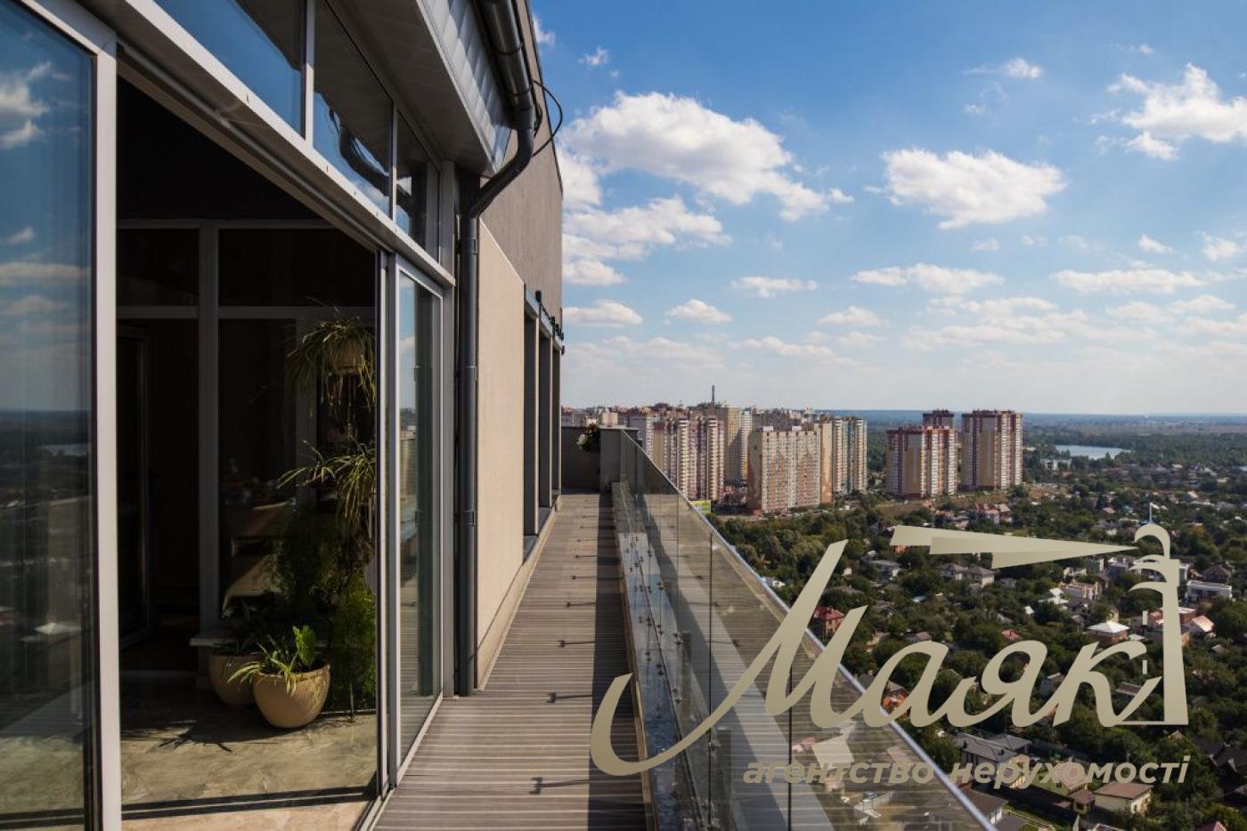 Sale of a penthouse with a view and a terrace of 416 m2 on Dneprovskaya Embankment, Osokorki