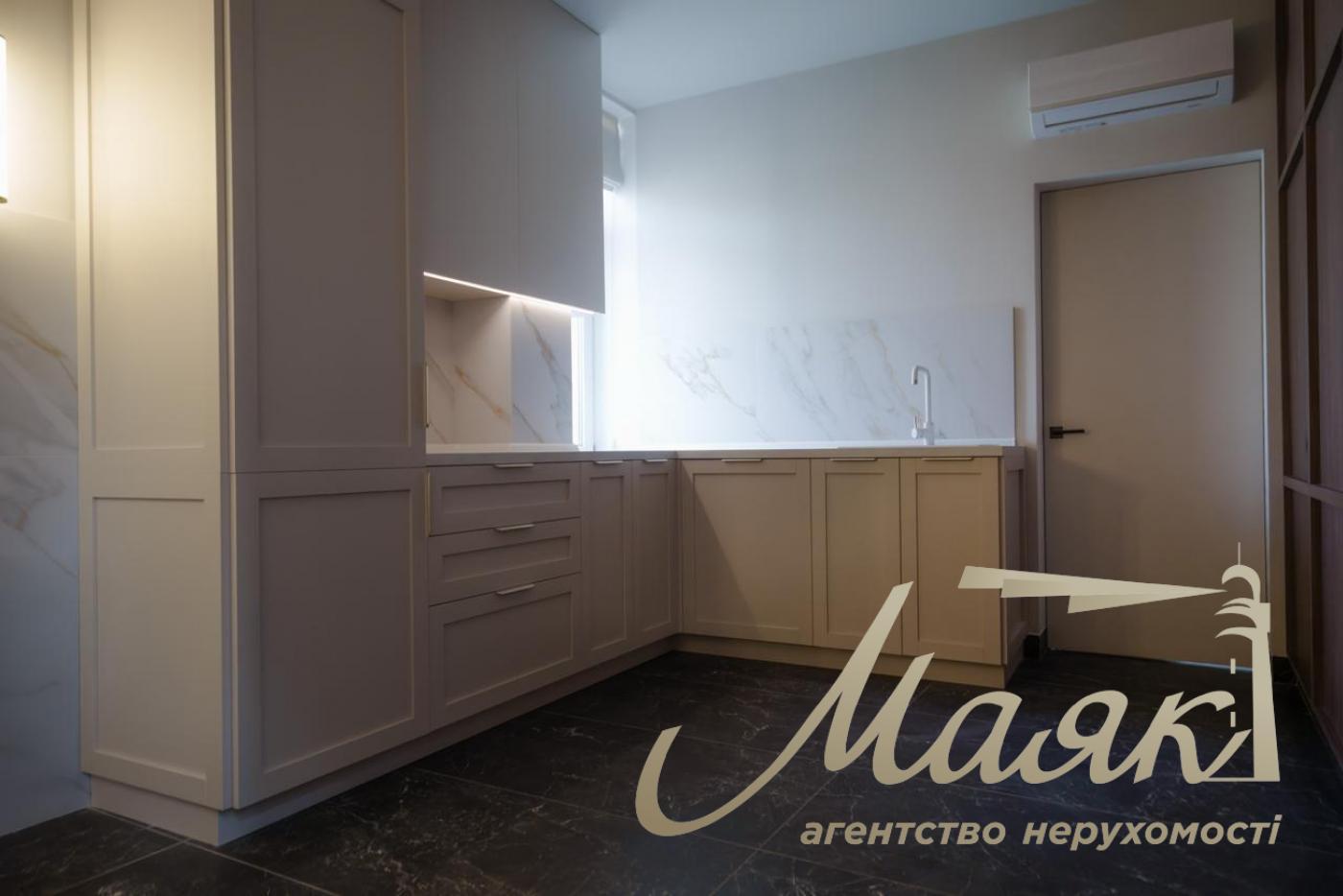 Office for rent in the Center m. Palace of Sports, Esplanadnaya str.