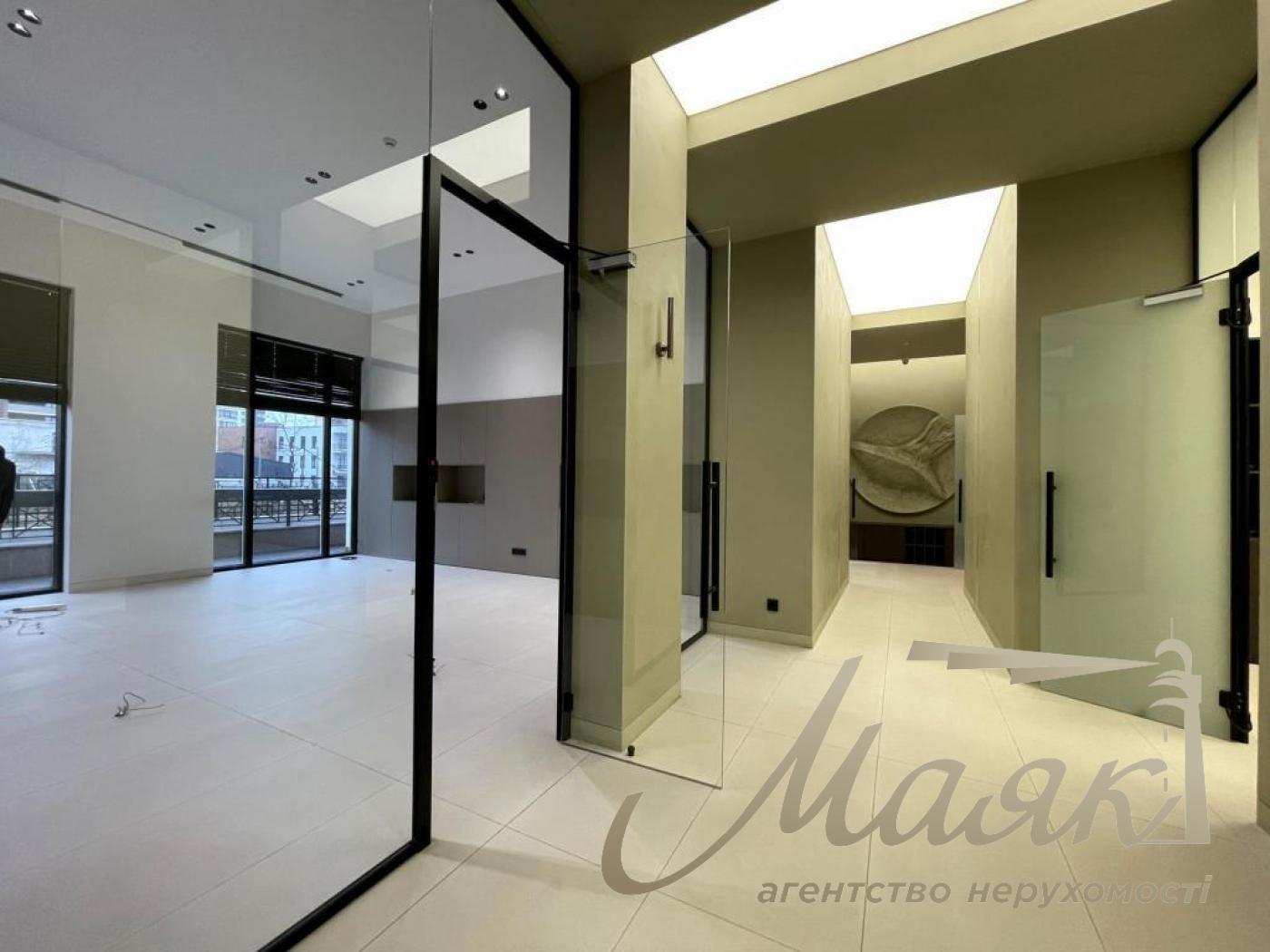 Оренда комерційного приміщення 267 м.кв ЖК Нова Англія