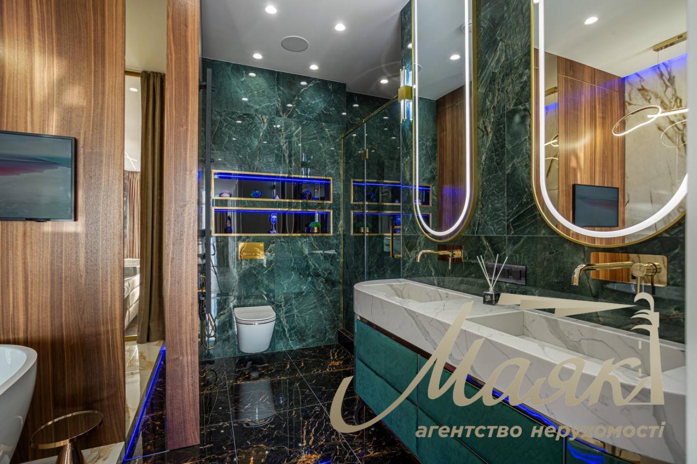 Продаж пентхауса 195 м² з терасою та дизайнерським ремонтом у ЖК Park Avenue VIP, Київ