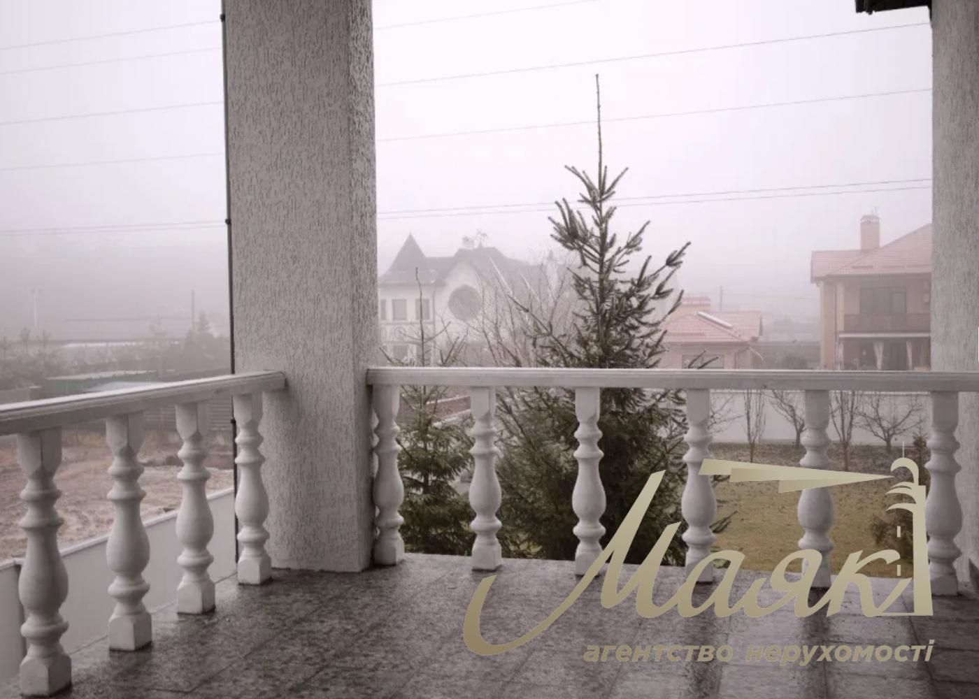 Продаж 2-х поверхового будинку 250 м², Хотів