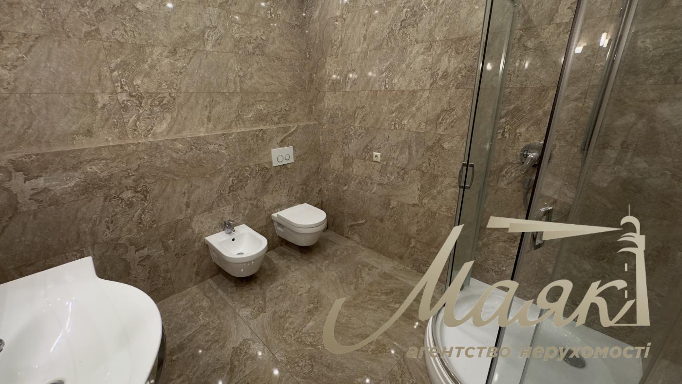 Rent office space 200m2 in the center, Klovskyi Spusk 7