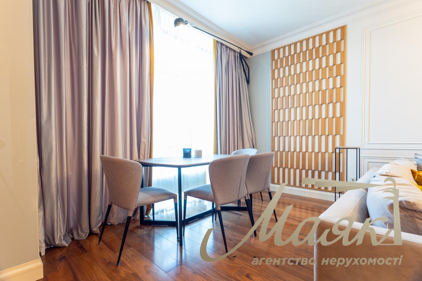 Sale 4k apartment with parking place in LCD Zverinetskyi, Pechersk, Kiev