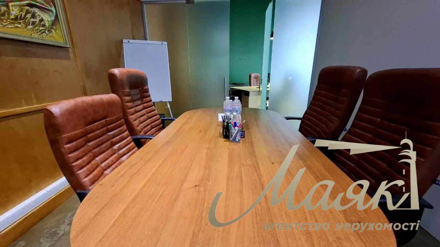 Rent a facade premise with repair 62 m2 LCD Novopecherskaya Tower Pechersky district