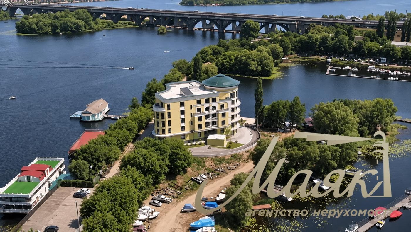 Продаж окремої комерційної будівлі площею 4 106 м² на Печерську, Набережно-Печерська дорога