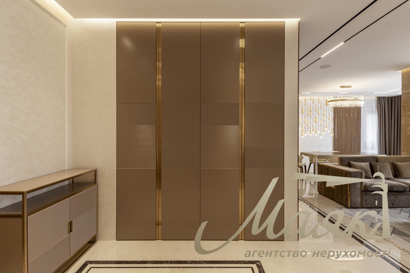 Продаж 3к квартири 122м2 в ЖК Бульвар Фонтанів, вул. Саперне Поле