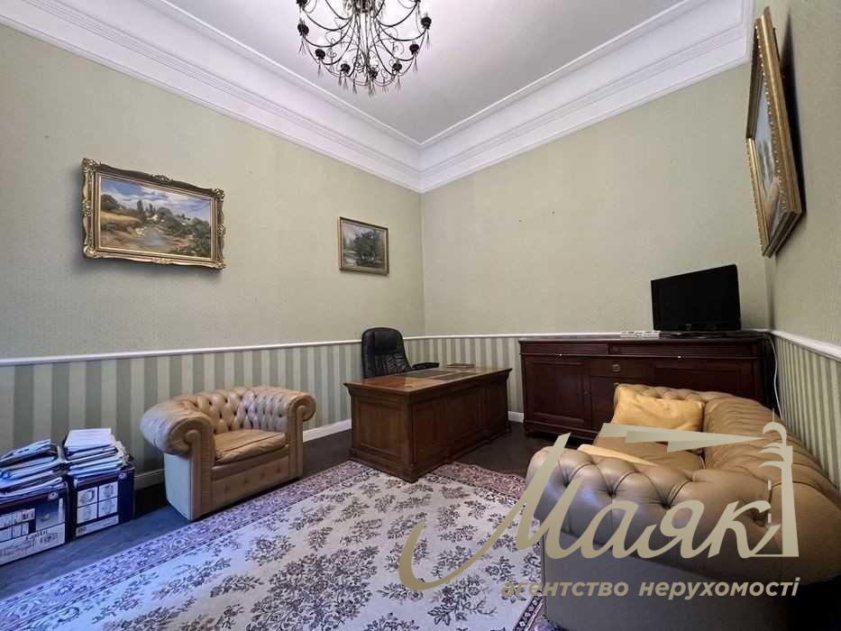 Продаж 3х-кімнатної квартири 110м2 вул. Ольгинська 2/1, царський будинок з ліфтом
