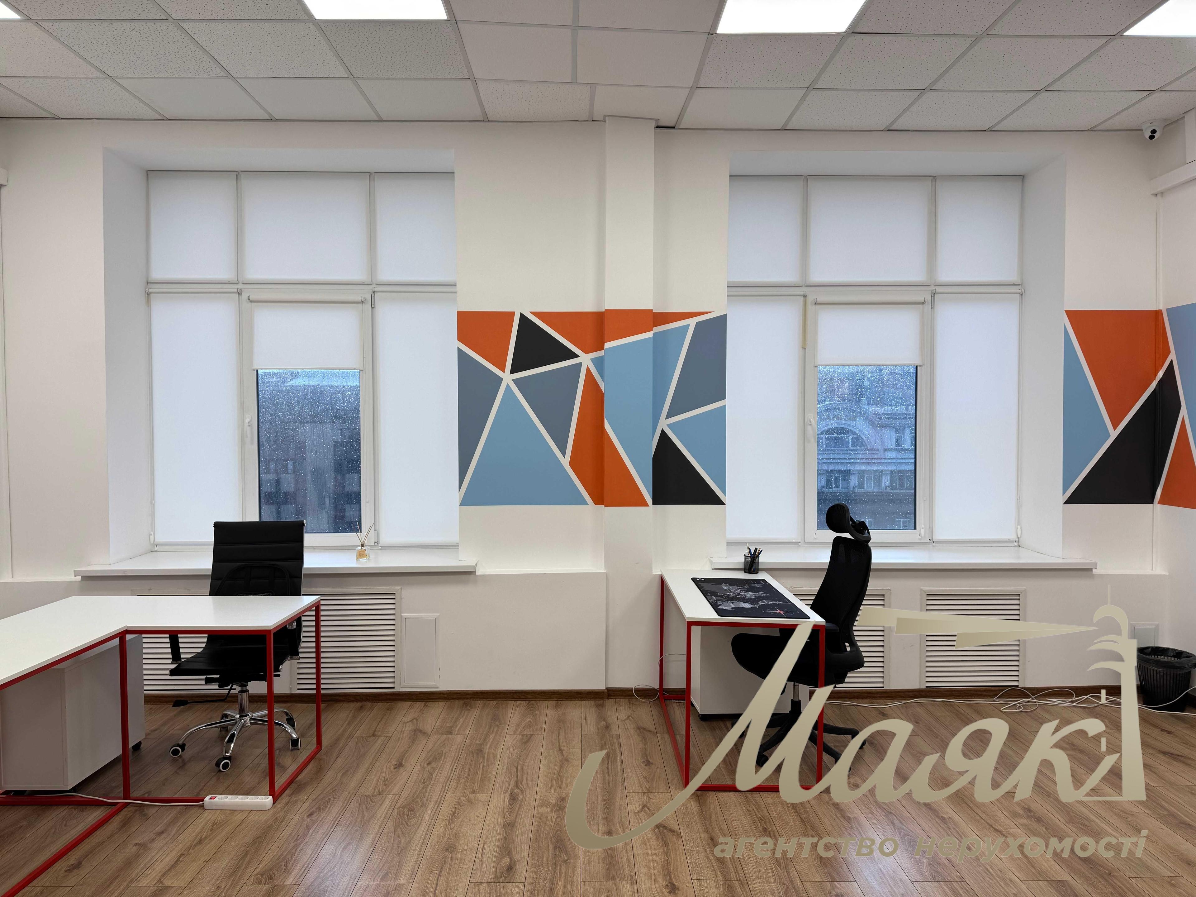 Rent office block 280 sq.m (6 offices) on Khreshchatyk street, 7/11 (near the metro station Maidan Nezalezhnosti), Center.