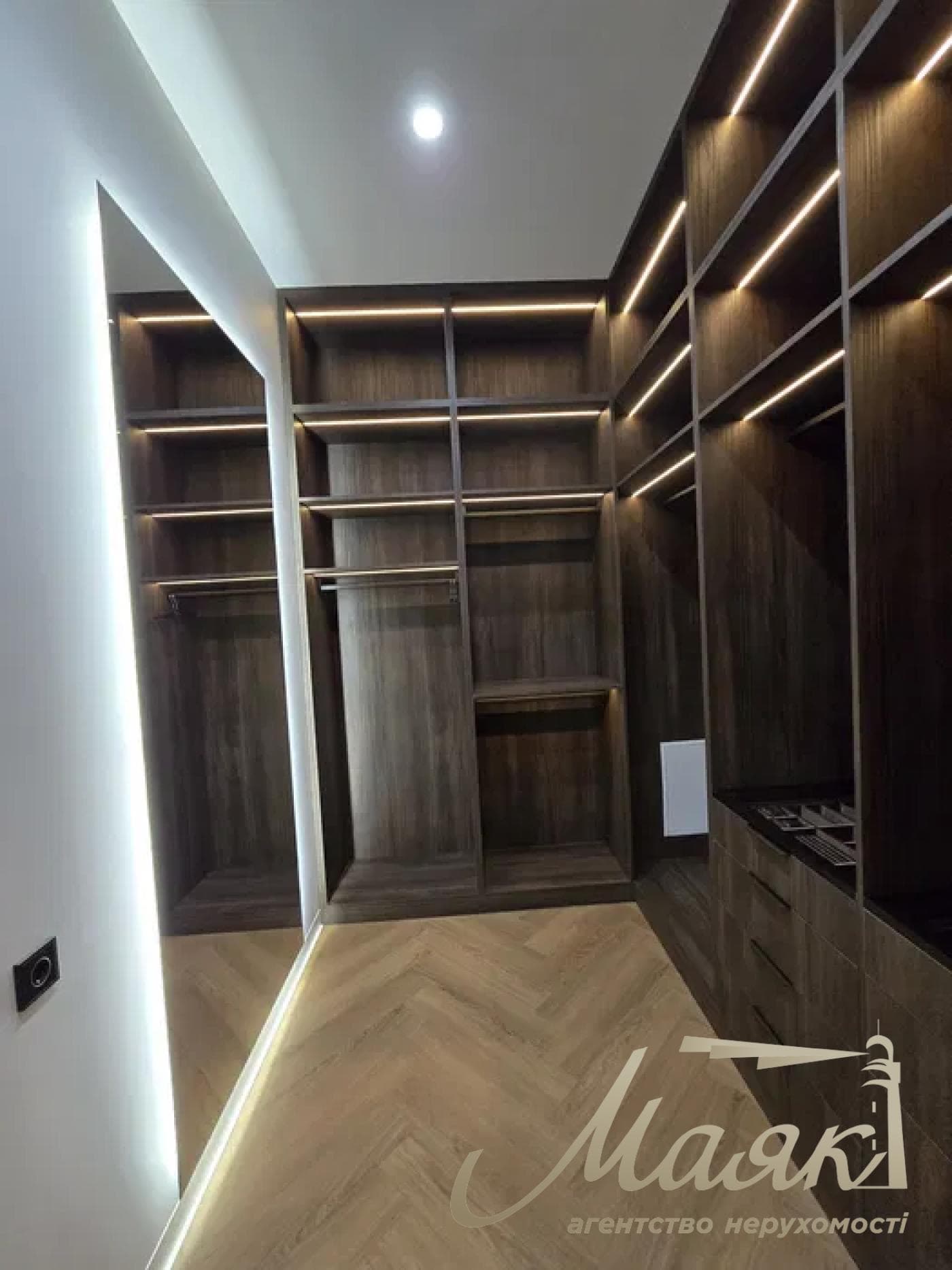 Продаж 3-поверхового будинку площею 350 м², Ходосівка, КГ «Нова Ходосівка»