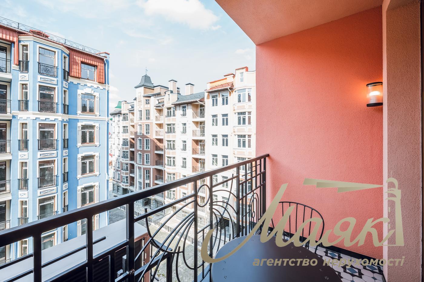 Продаж 3к квартири 99 м2, вул. Дегтярна 18, Воздвиженка. Дігтярна 18, Воздвиженка, Київ