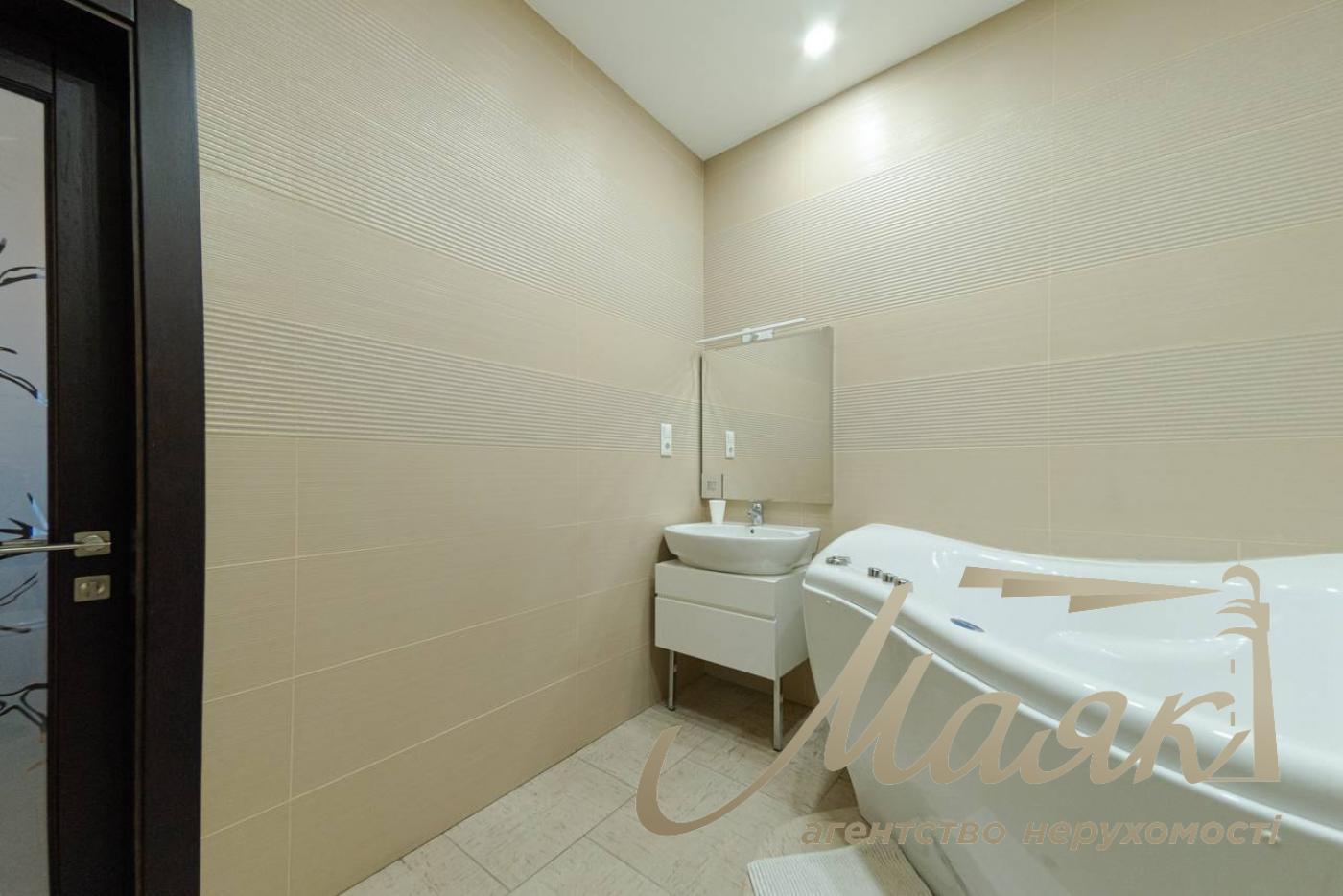 Rent 2-bedroom apartment 85m2 LCD Novopecherskie Lipki str. Andrey Verkhoglyada