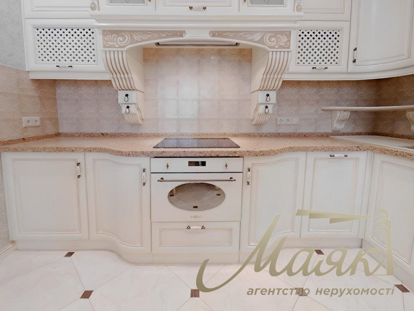 Rent of a 4-room apartment in an elite gated complex Lipskaya Bashnya, Pechersky district.